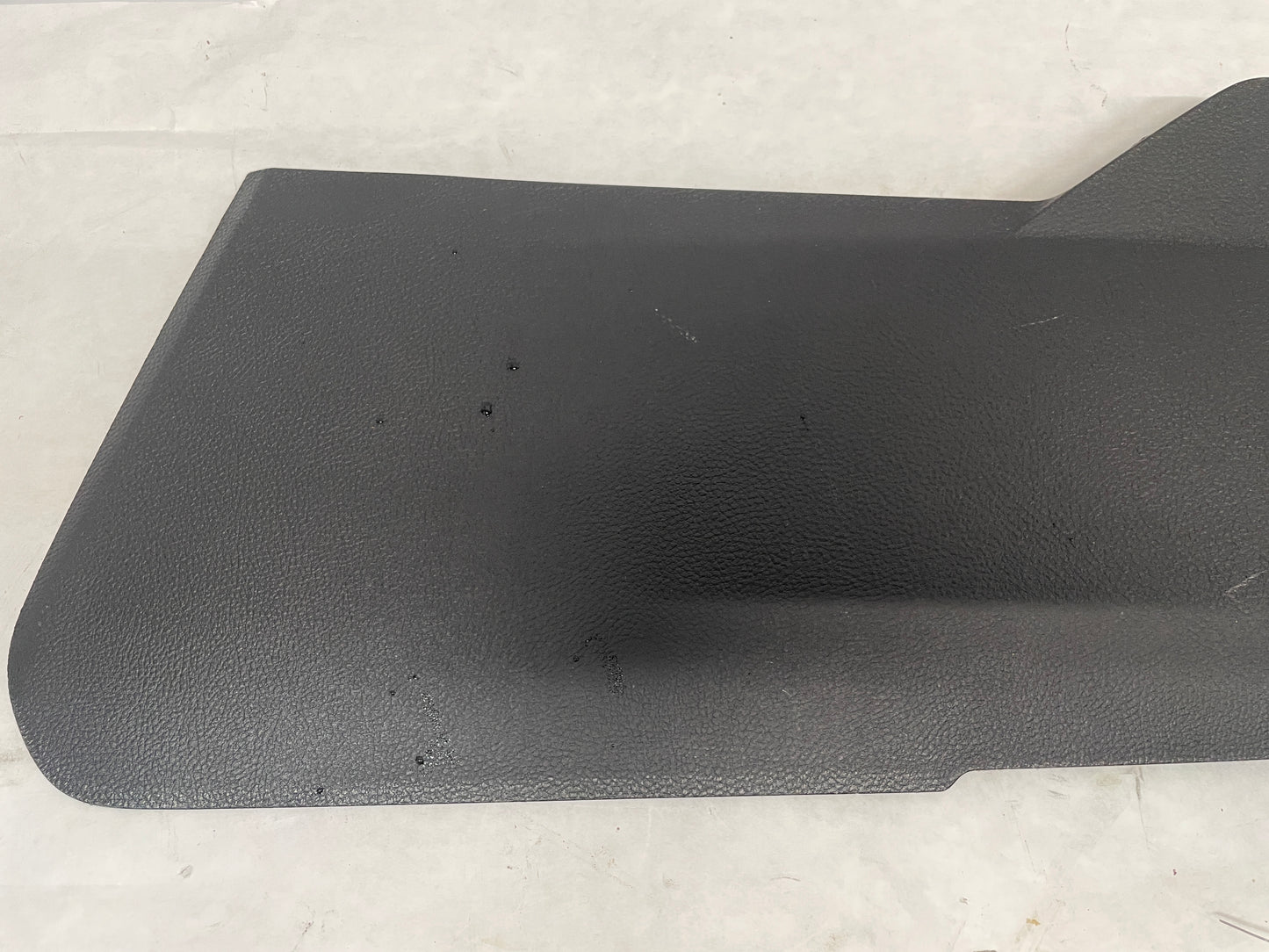 2009 Pontiac G8 Base RH & LH Passenger Center Console Side Trim OEM - Day's Parts Yard
