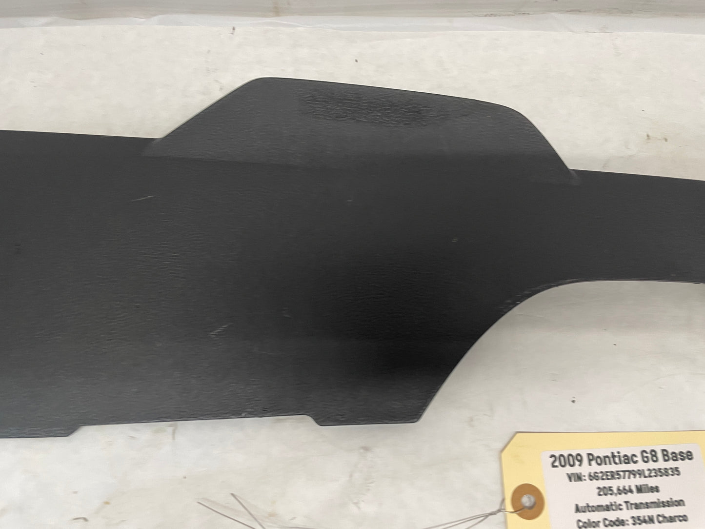 2009 Pontiac G8 Base RH & LH Passenger Center Console Side Trim OEM - Day's Parts Yard