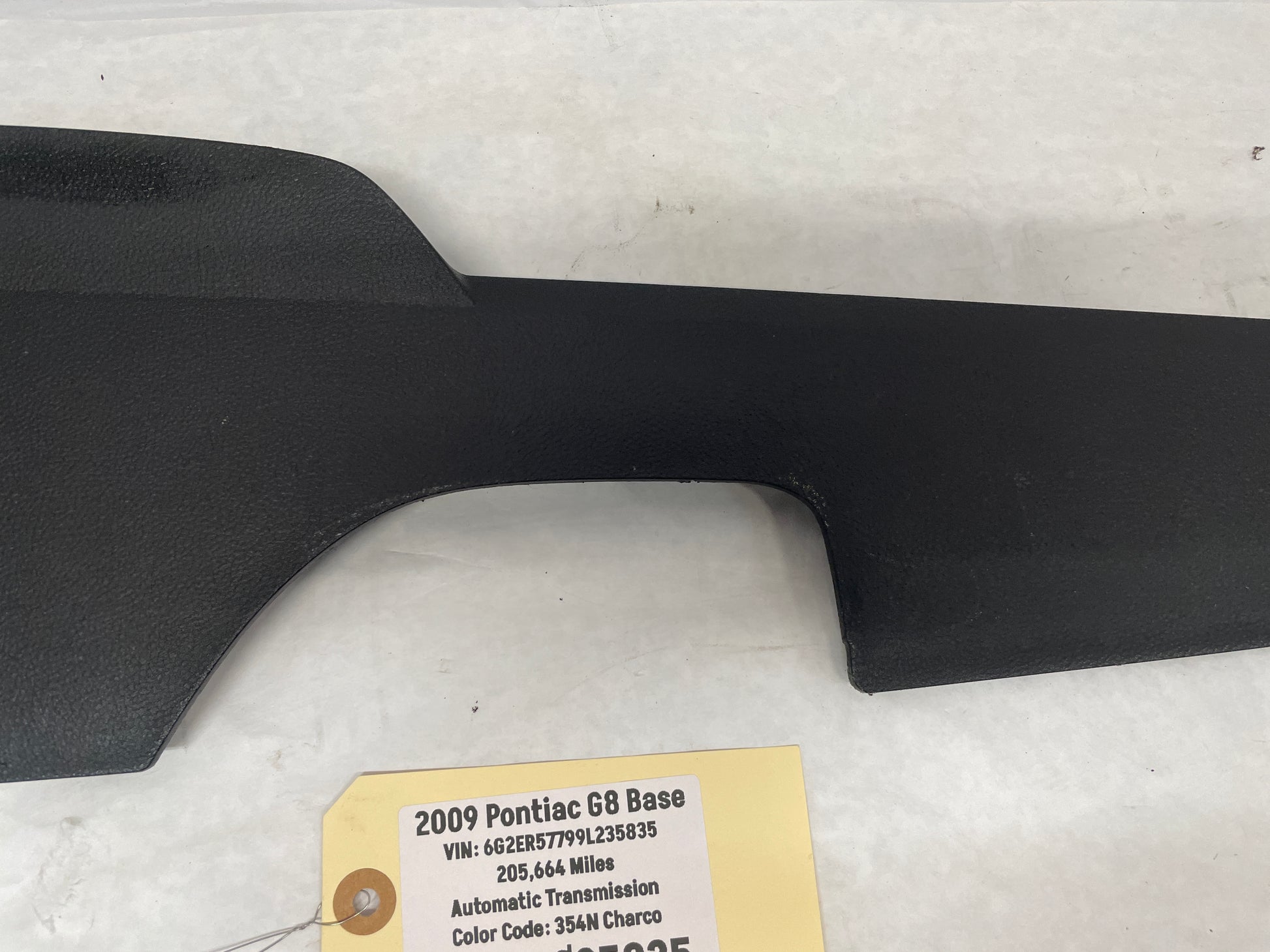 2009 Pontiac G8 Base RH & LH Passenger Center Console Side Trim OEM - Day's Parts Yard