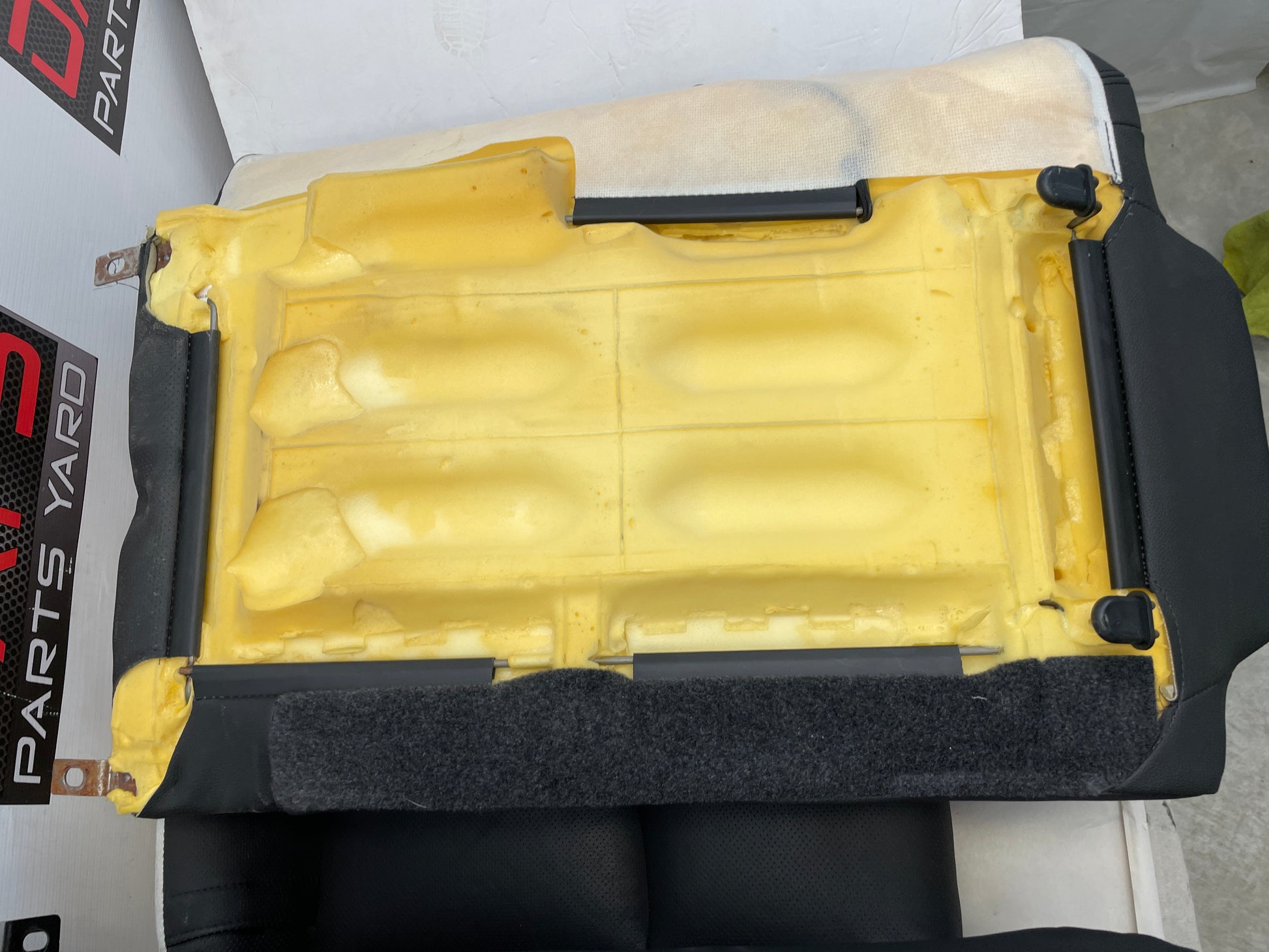 2009 Pontiac G8 GT Rears  Black Leather OEM LOCAL PICK UP - Day's Parts Yard