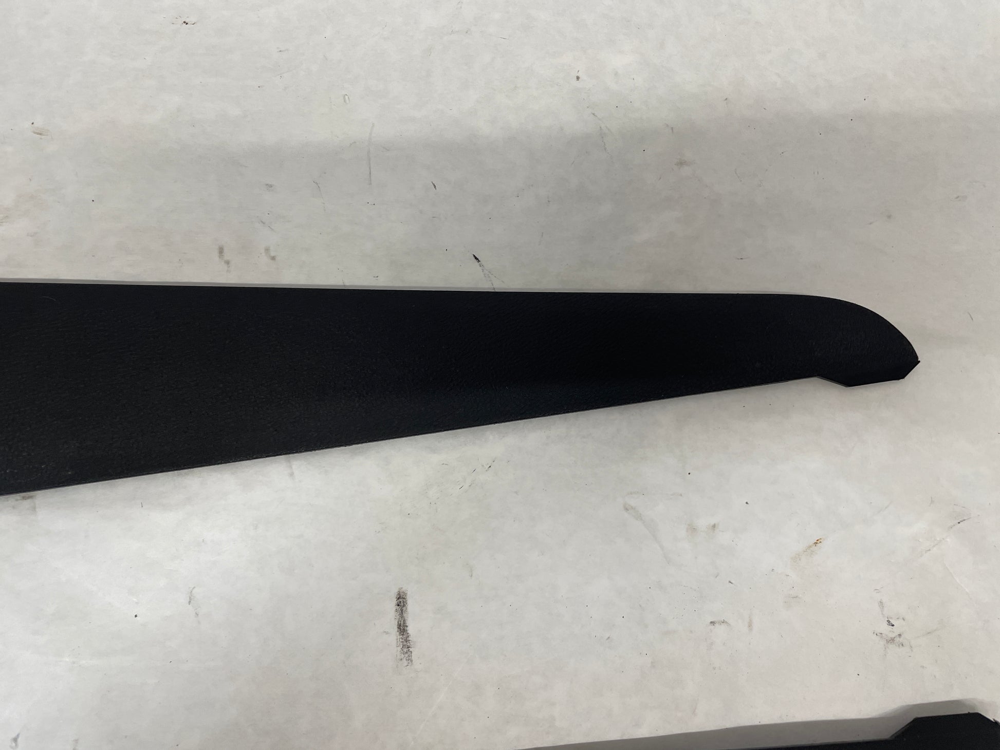 2009 Pontiac G8 Base RH & LH Passenger Center Console Side Trim OEM - Day's Parts Yard