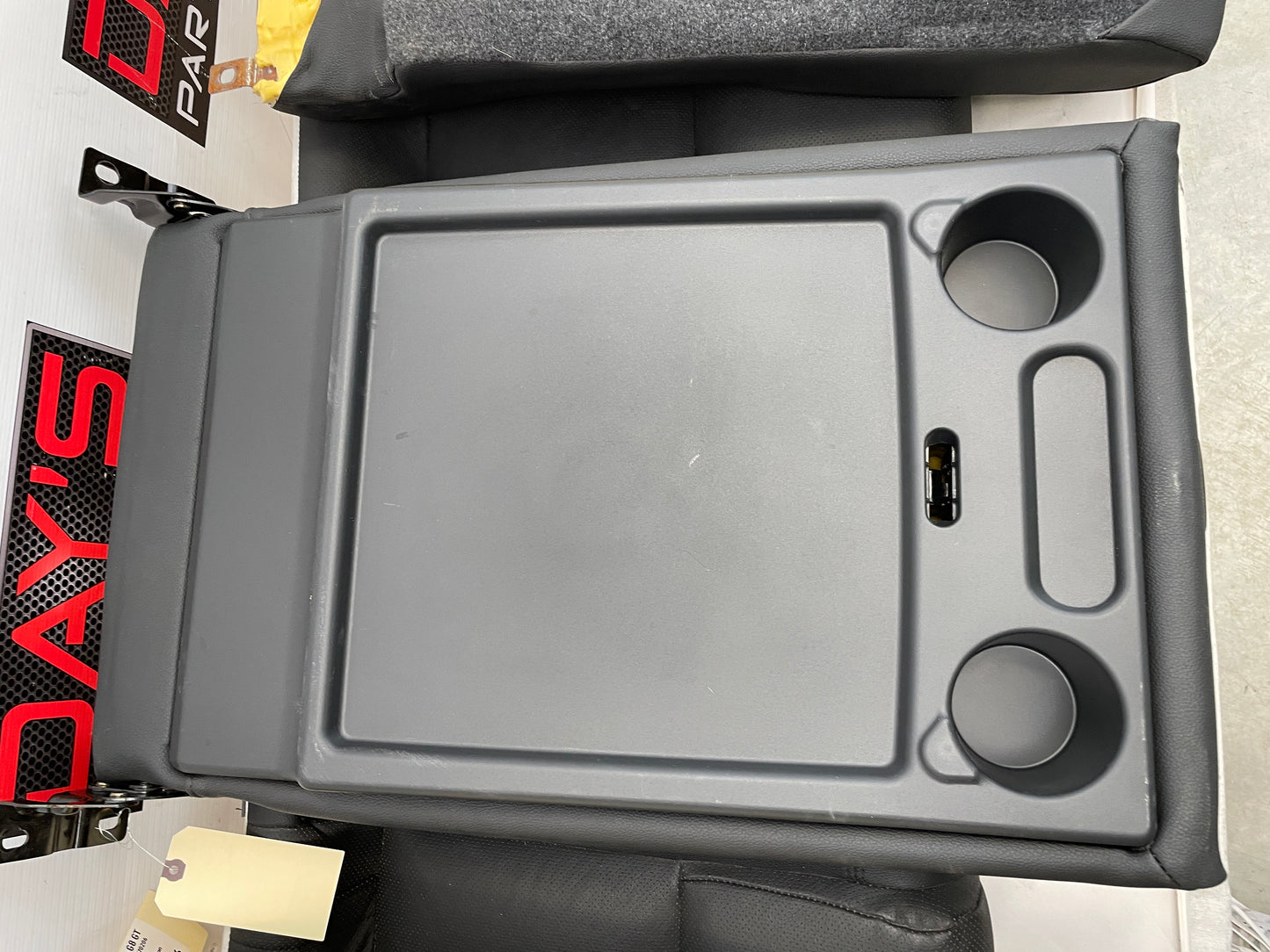 2009 Pontiac G8 GT Rears  Black Leather OEM LOCAL PICK UP - Day's Parts Yard