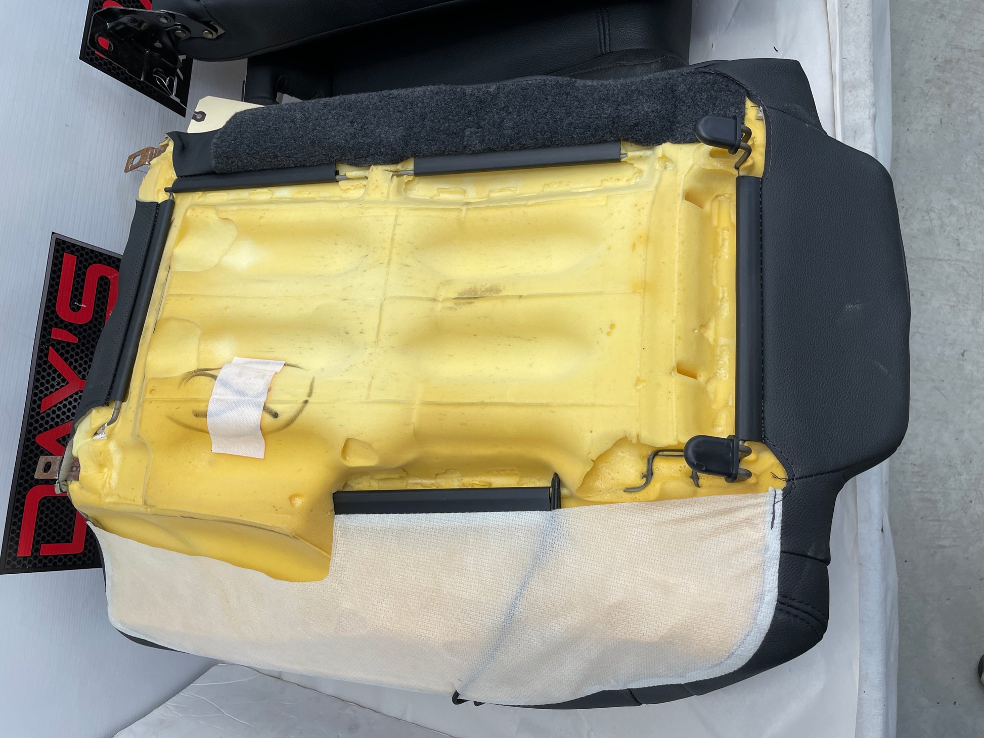 2009 Pontiac G8 GT Rears  Black Leather OEM LOCAL PICK UP - Day's Parts Yard