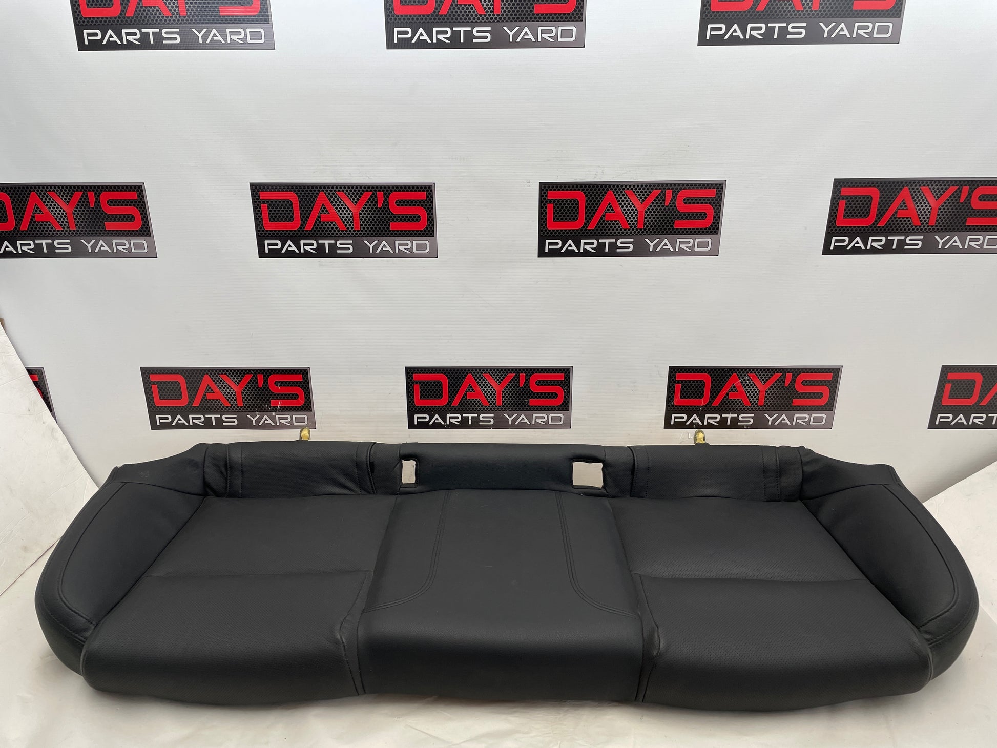 2009 Pontiac G8 GT Rears  Black Leather OEM LOCAL PICK UP - Day's Parts Yard