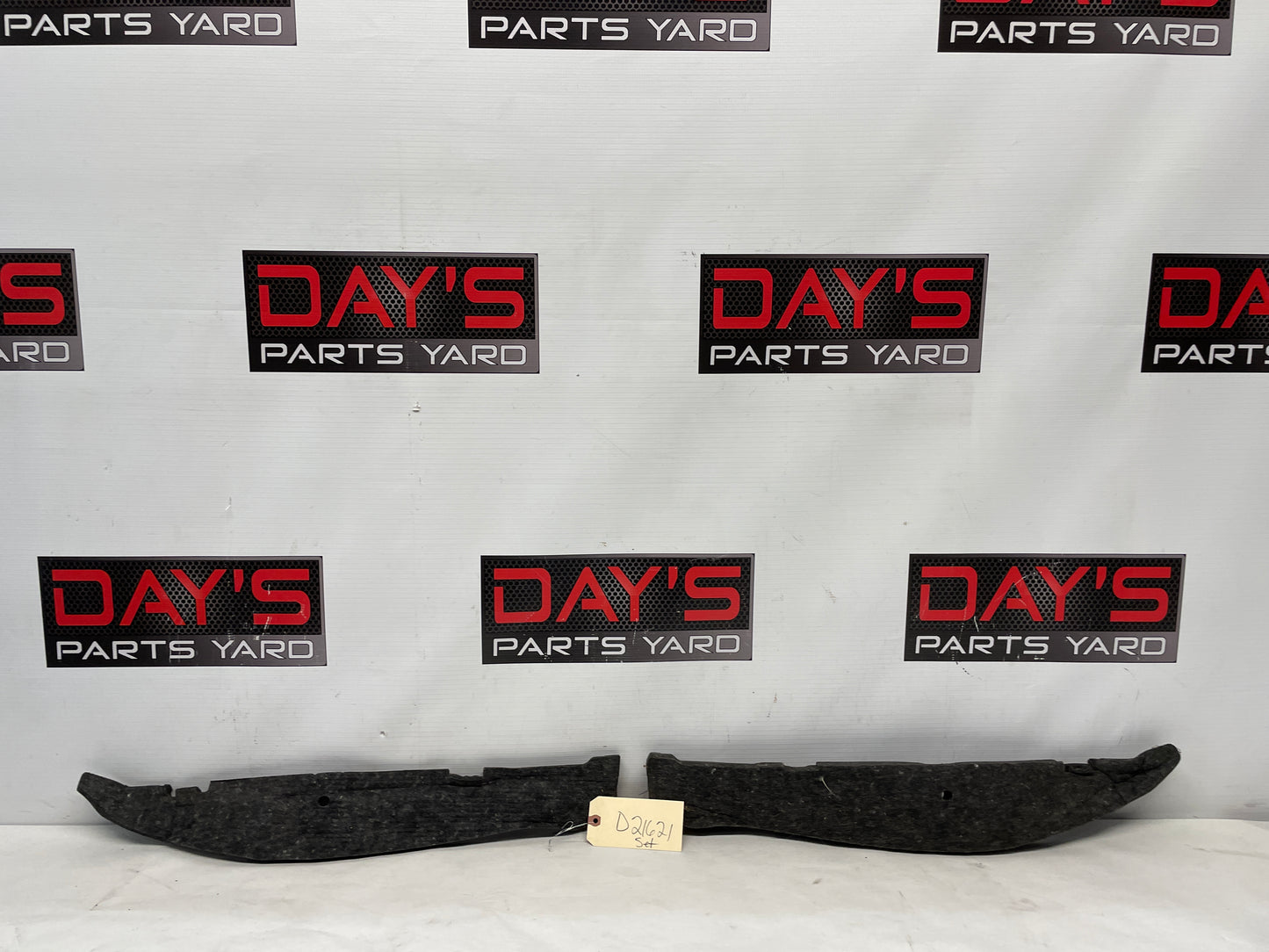 2016 Cadillac ATS-V Coupe RH & LH Fender Filler Felt Liner Trim Insulator OEM