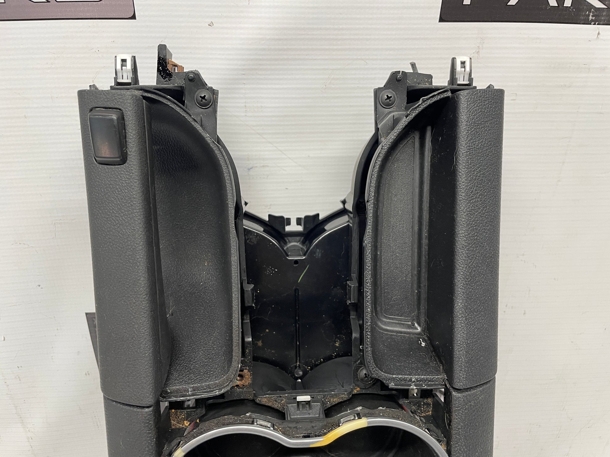 2009 Pontiac G8 Base Center Console Bare OEM - Day's Parts Yard