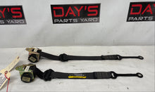 2006 Pontiac GTO LH & RH Front Seat Belts Retractors OEM - Day's Parts Yard