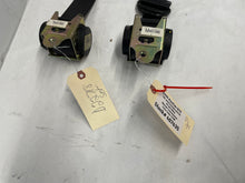 2006 Pontiac GTO LH & RH Front Seat Belts Retractors OEM - Day's Parts Yard