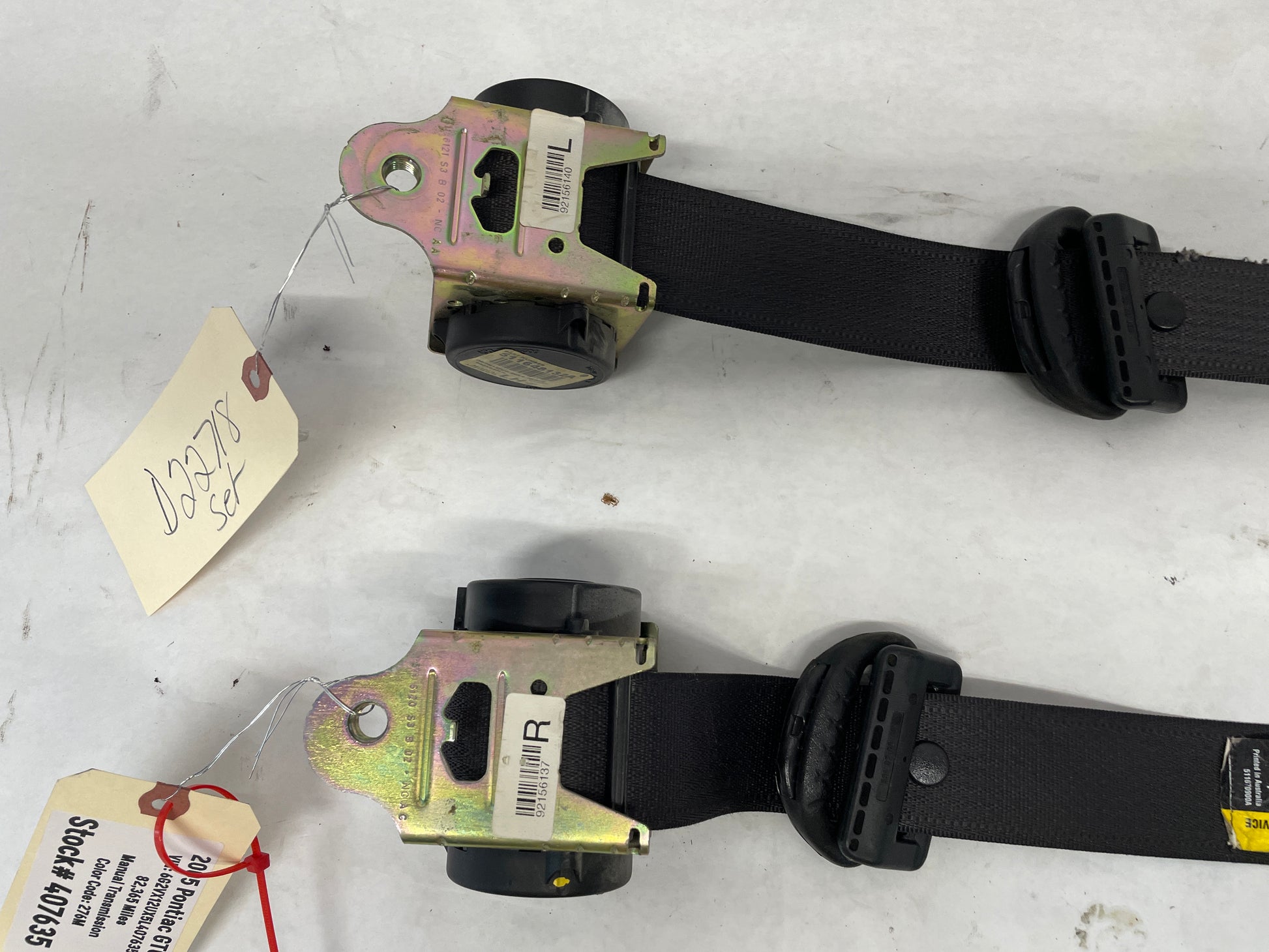 2006 Pontiac GTO LH & RH Front Seat Belts Retractors OEM - Day's Parts Yard