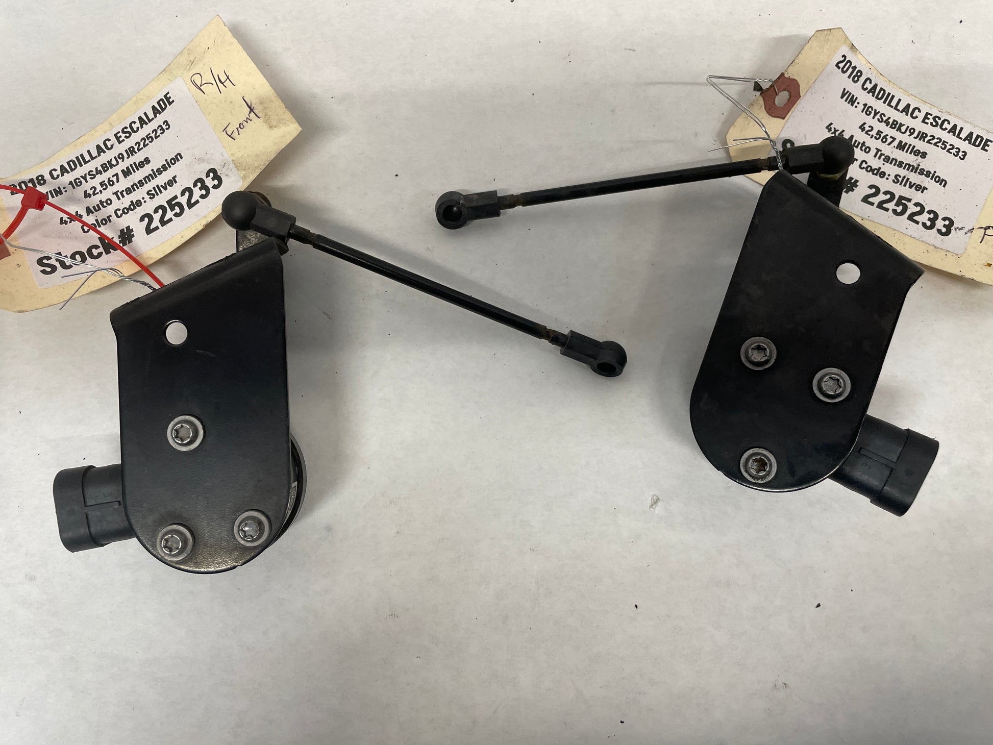 2018 Cadillac Escalade Front Ride Height Suspension Level Sensors OEM - Day's Parts Yard