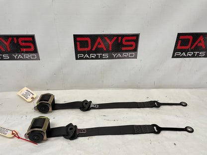2006 Pontiac GTO LH & RH Front Seat Belts Retractors OEM - Day's Parts Yard