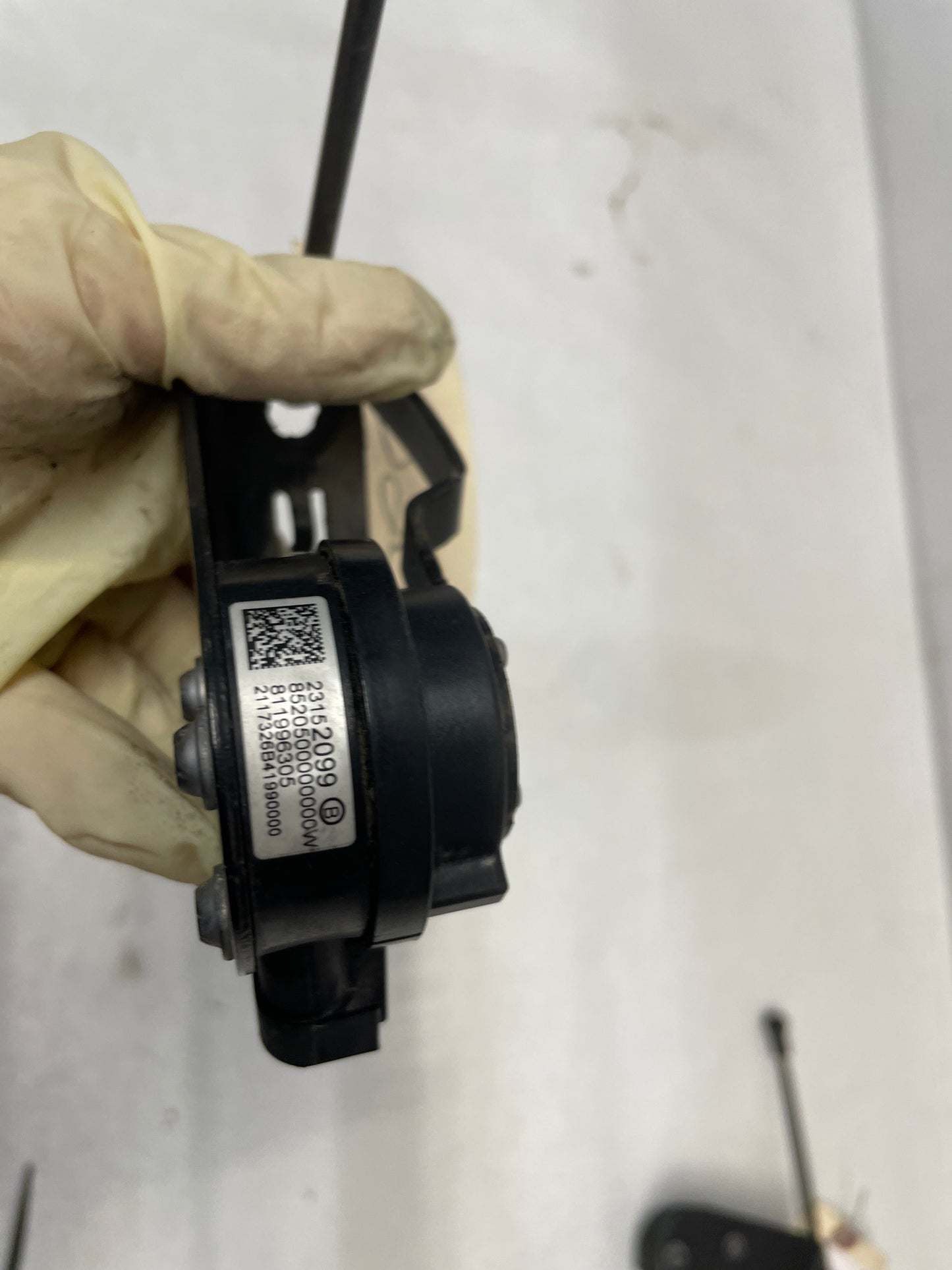 2018 Cadillac Escalade Front Ride Height Suspension Level Sensors OEM - Day's Parts Yard