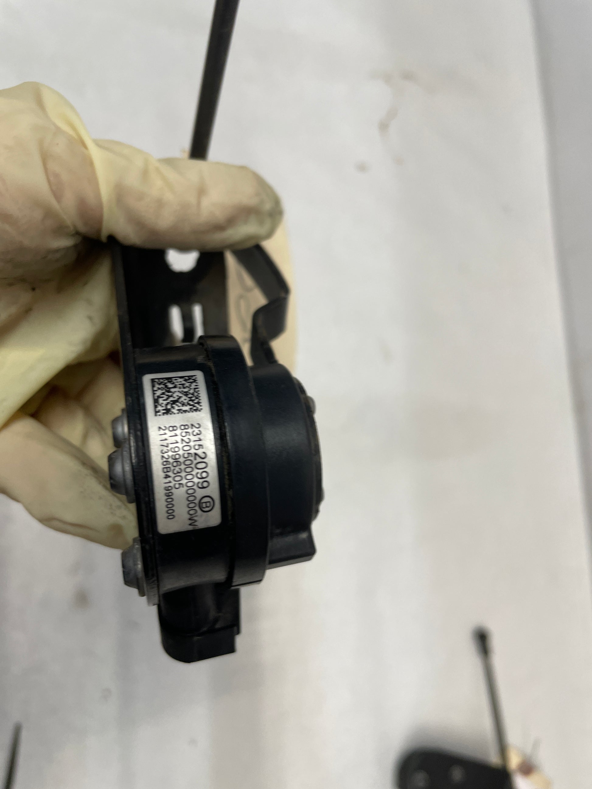 2018 Cadillac Escalade Front Ride Height Suspension Level Sensors OEM - Day's Parts Yard