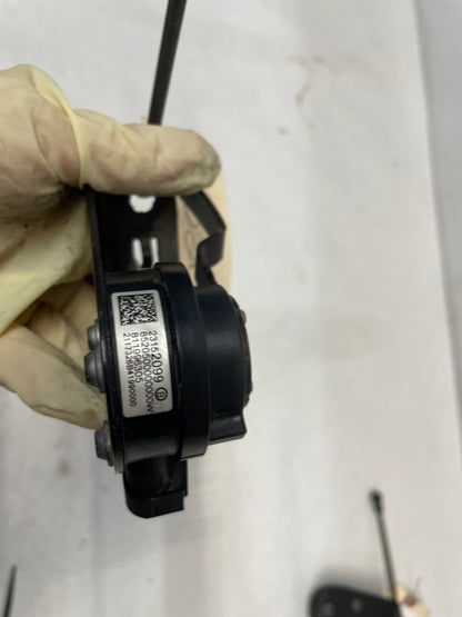 2018 Cadillac Escalade Front Ride Height Suspension Level Sensors OEM - Day's Parts Yard