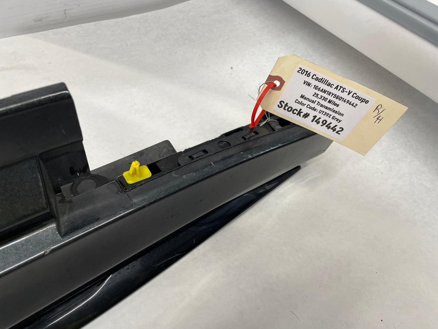 2016 Cadillac ATS-V Coupe RH Passenger Side Skirt Rocker Molding Panel Black OEM