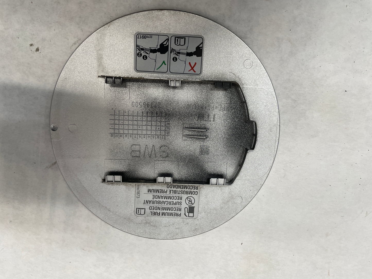 2018 Cadillac Escalade Fuel Gas Lid Door Cover OEM - Day's Parts Yard