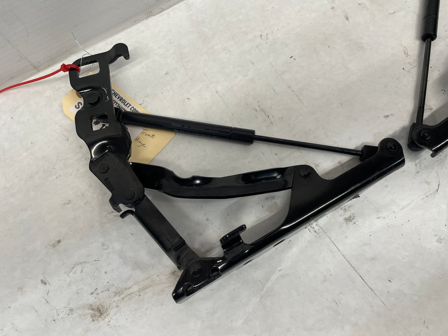 2005 Chevy C6 Corvette Convertible RH & LH Trunk Hinges OEM - Day's Parts Yard