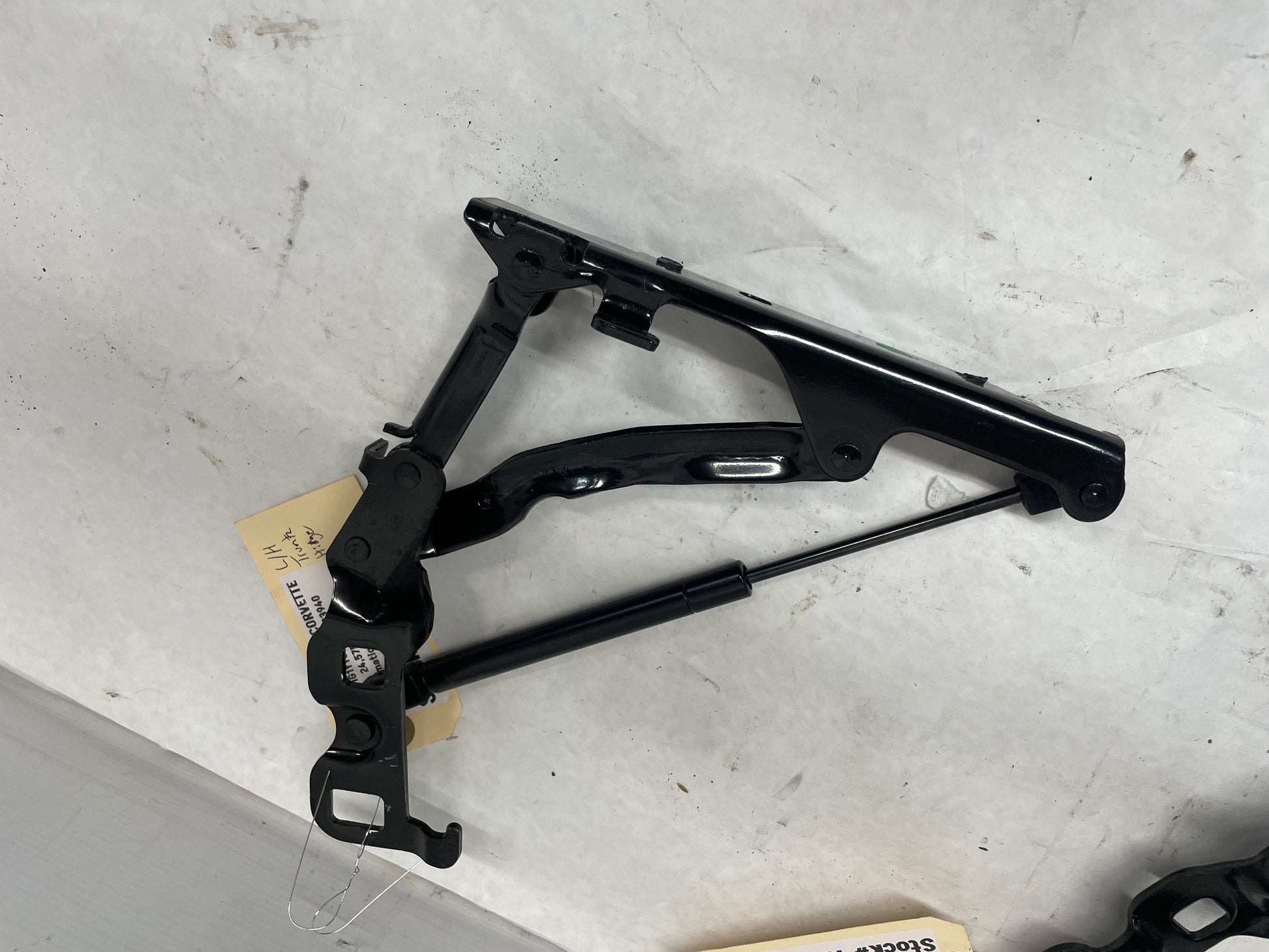2005 Chevy C6 Corvette Convertible RH & LH Trunk Hinges OEM - Day's Parts Yard