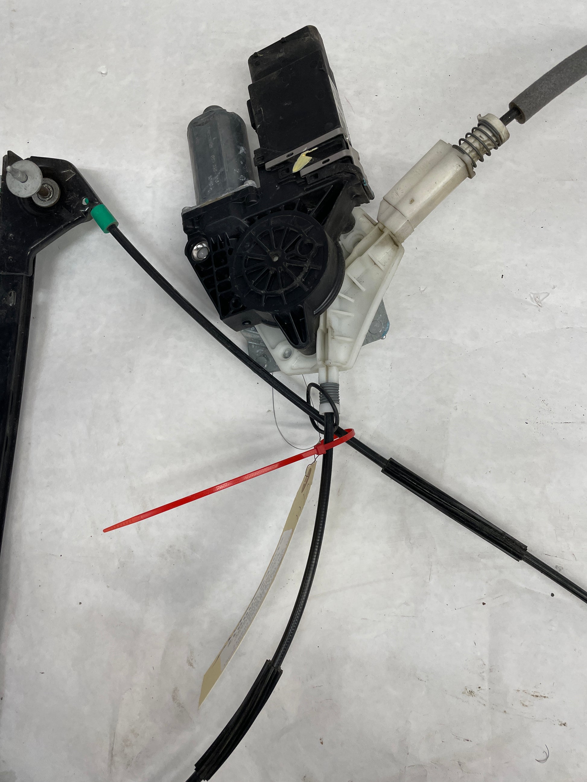 2011 Chevy C6 Corvette Grand Sport RH Passenger Front Window Regulator w/ Motor OEM - Day's Parts Yard