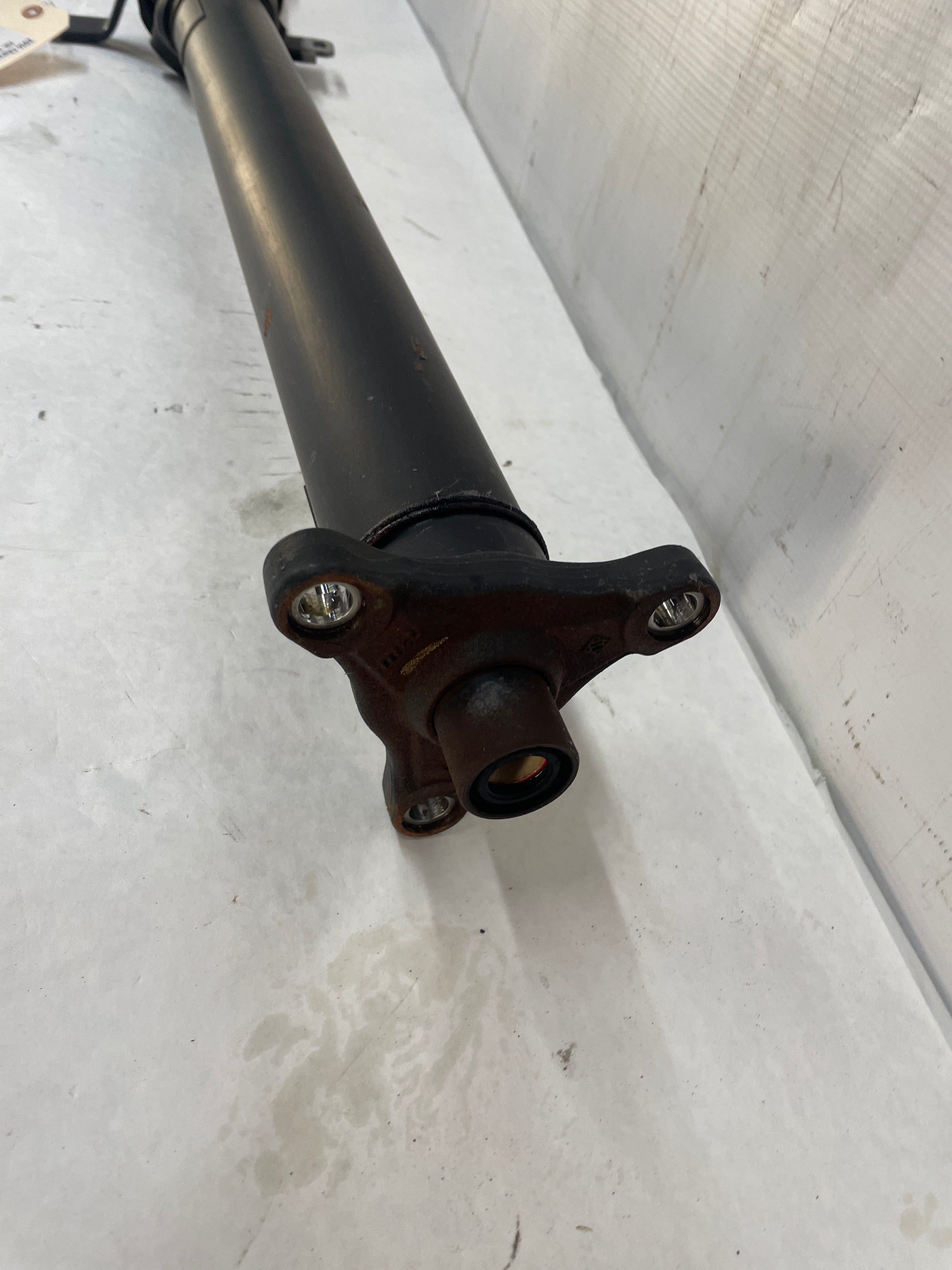 2014 Chevy Camaro SS Driveshaft Drive Propeller Shaft Line OEM - Day's Parts Yard