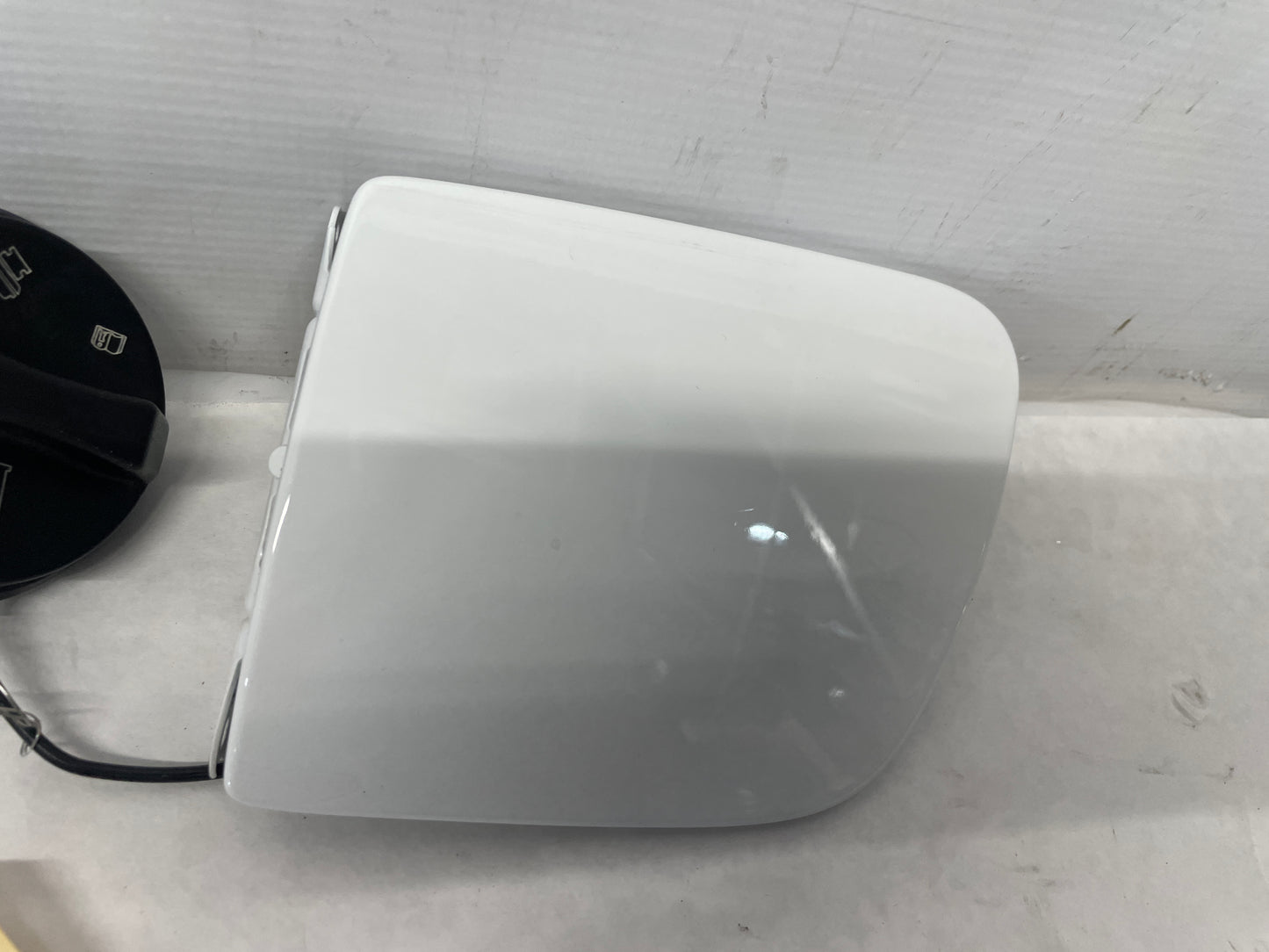 2005 Chevy C6 Corvette Fuel Filler Gas Door and Cap OEM - Day's Parts Yard