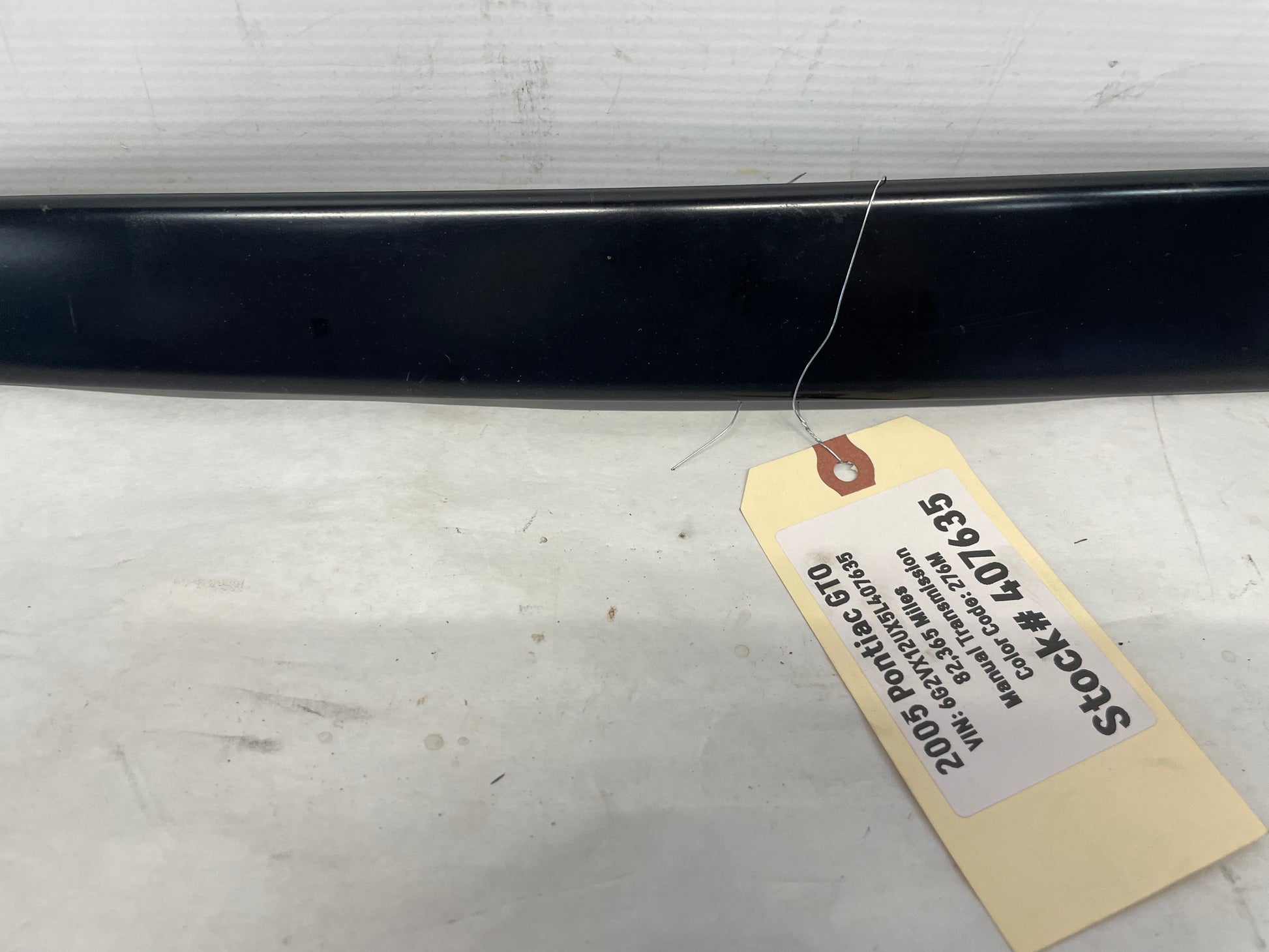 2005 Pontiac GTO RH Passenger Exterior B Pillar Window Trim Cover Molding OEM - Day's Parts Yard