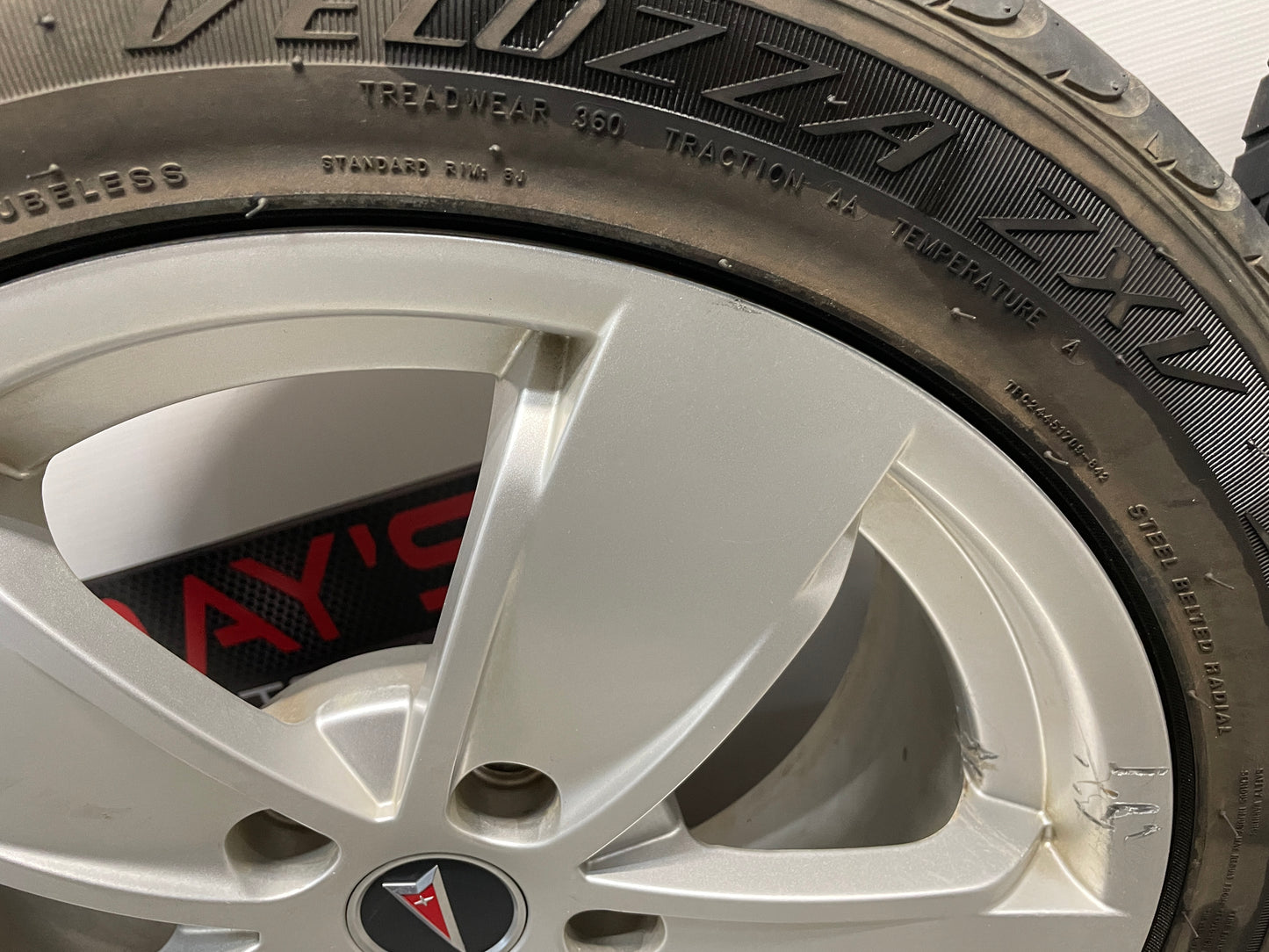 2004 Pontiac GTO Wheels and Tires 17X8 OEM
