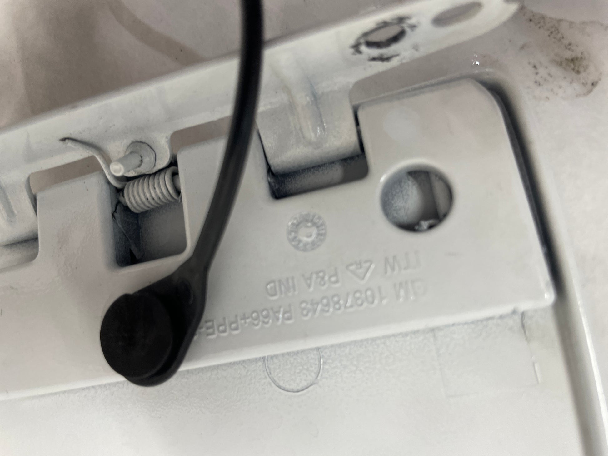 2005 Chevy C6 Corvette Fuel Filler Gas Door and Cap OEM - Day's Parts Yard