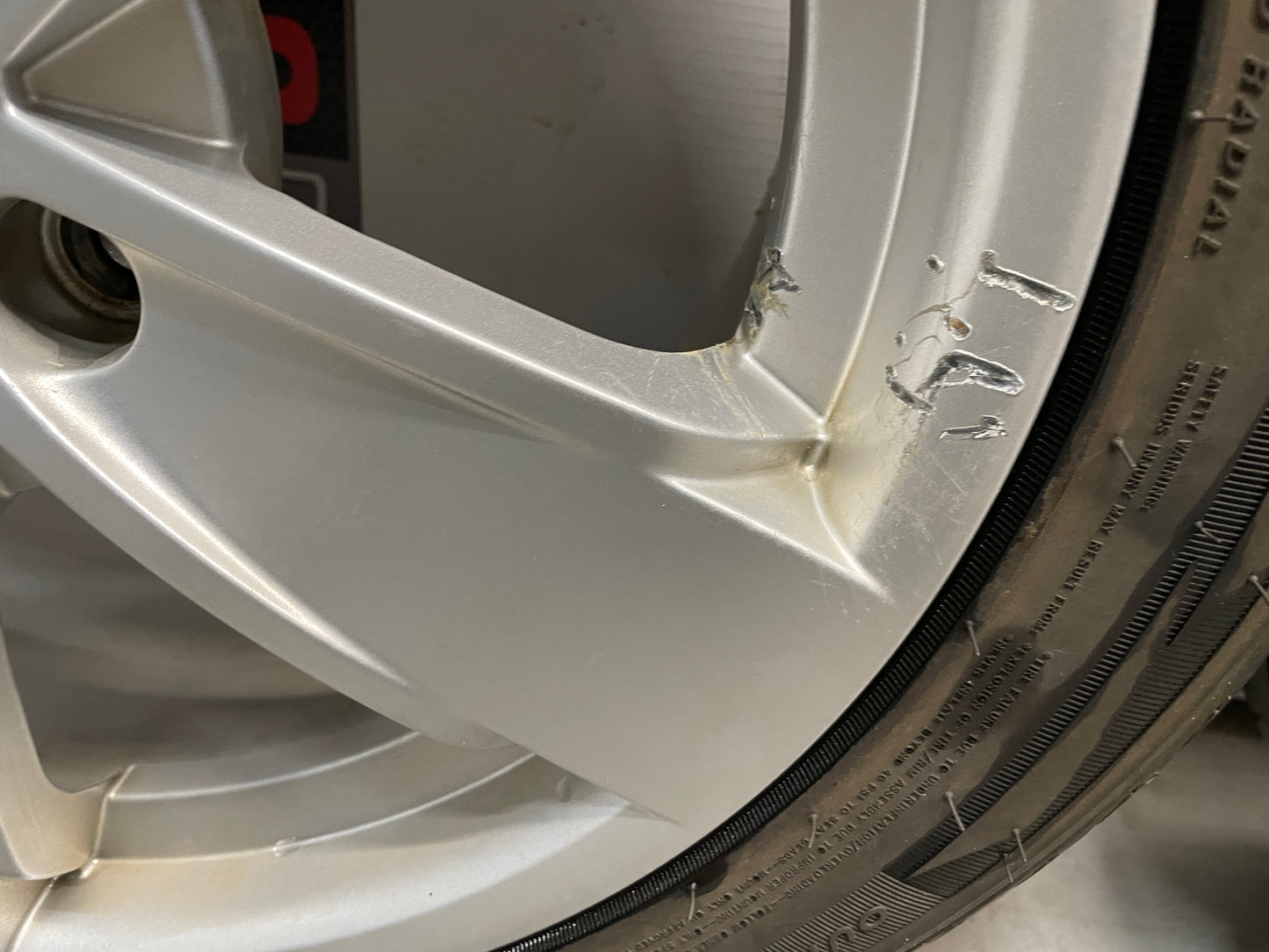 2004 Pontiac GTO Wheels and Tires 17X8 OEM