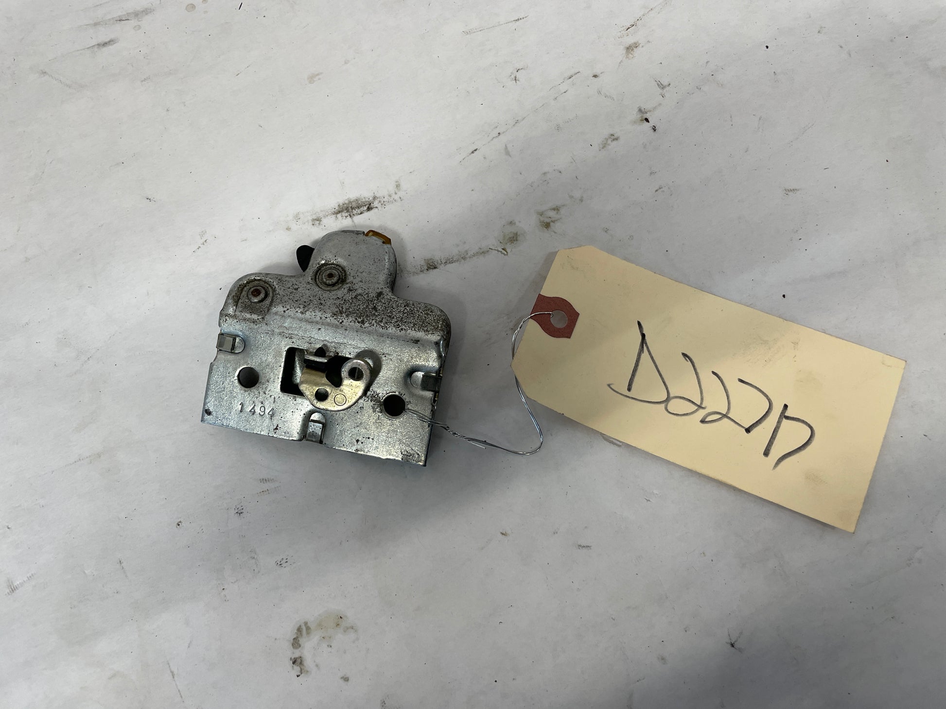 2005 Pontiac GTO Rear Trunk Deck Lid Latch  OEM - Day's Parts Yard