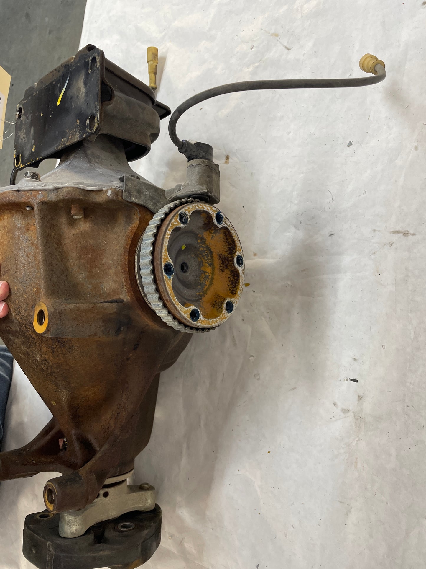 2005 Pontiac GTO Rear End Rearend Carrier Axle Differential 3.46 LSD OEM