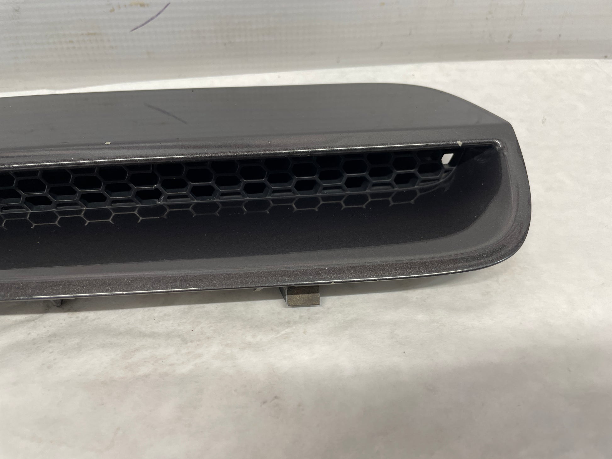 2009 Pontiac G8 Base RH Passenger Hood Vent Scoop OEM - Day's Parts Yard