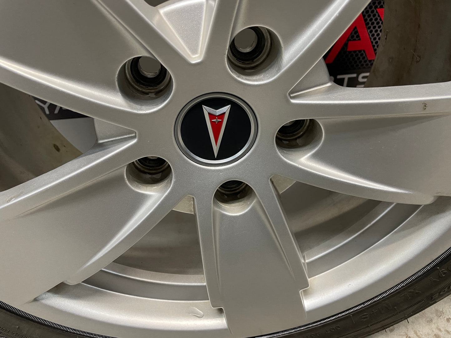 2004 Pontiac GTO Wheels and Tires 17X8 OEM