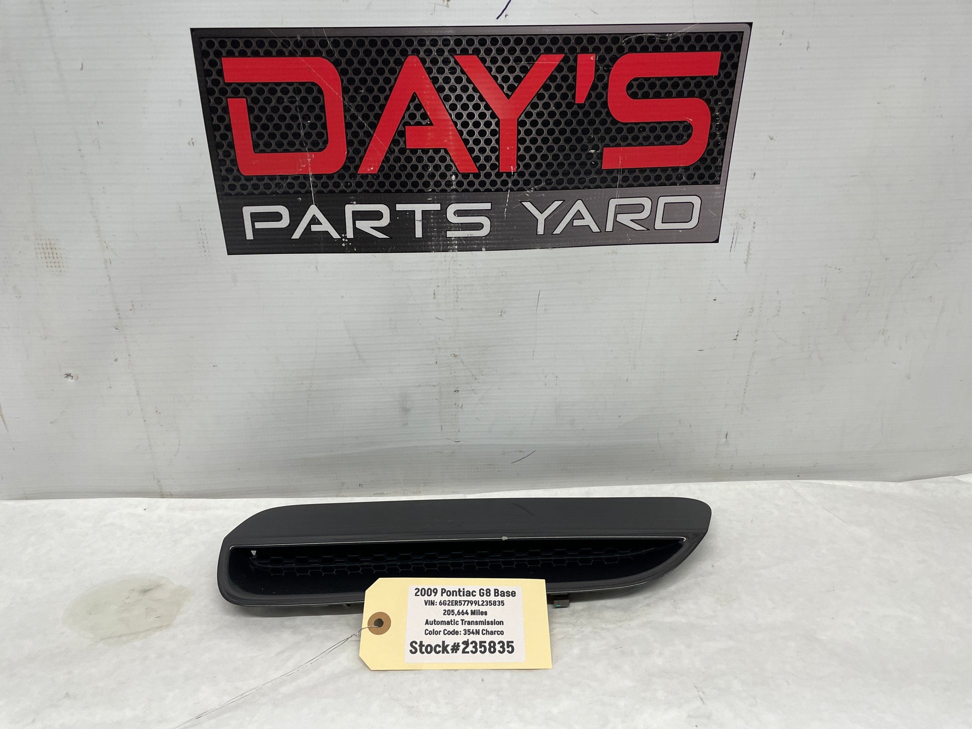 2009 Pontiac G8 Base LH Driver Hood Vent Scoop OEM - Day's Parts Yard