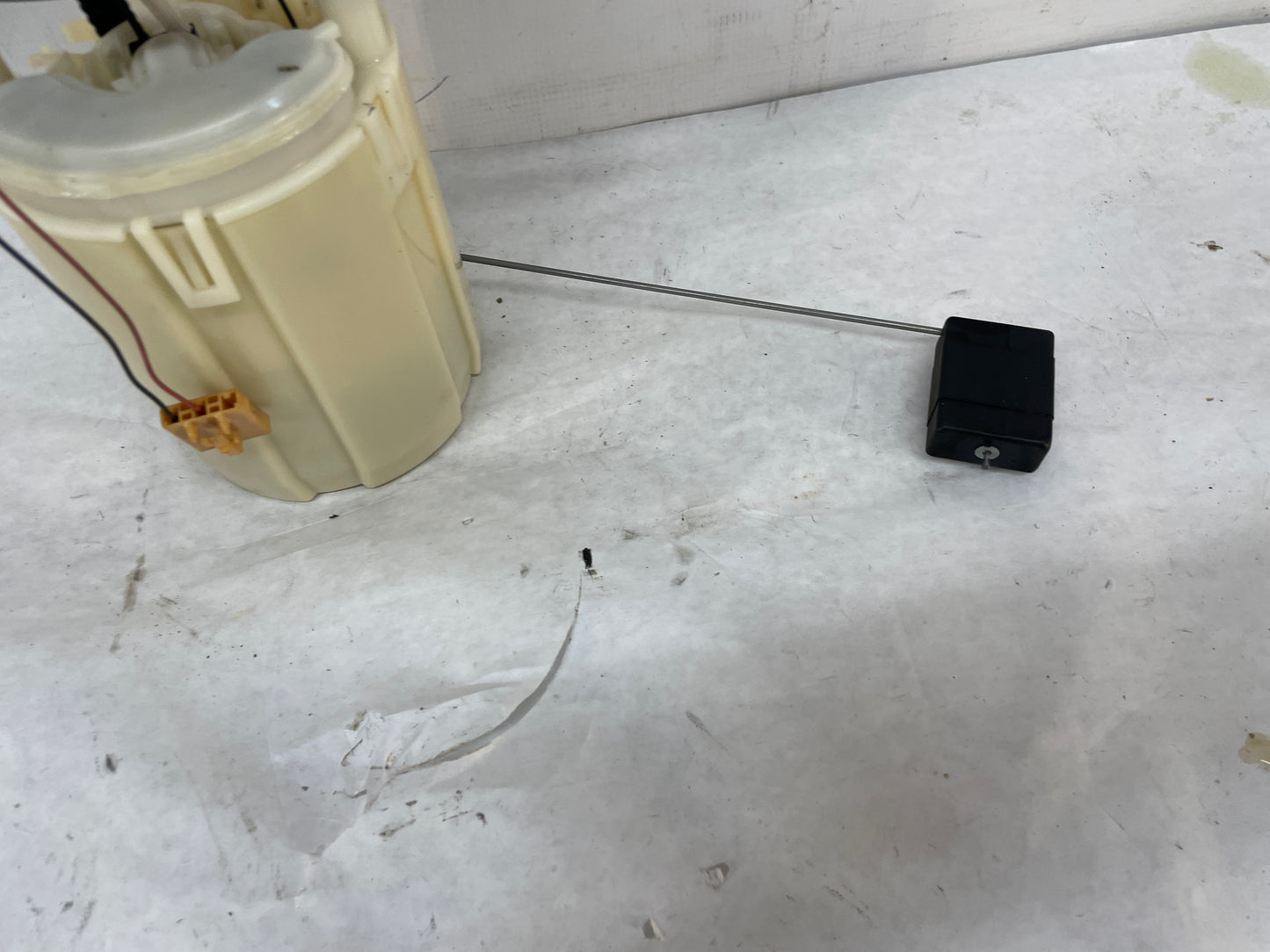 2005 Pontiac GTO Factory Fuel Pump Sending Unit OEM