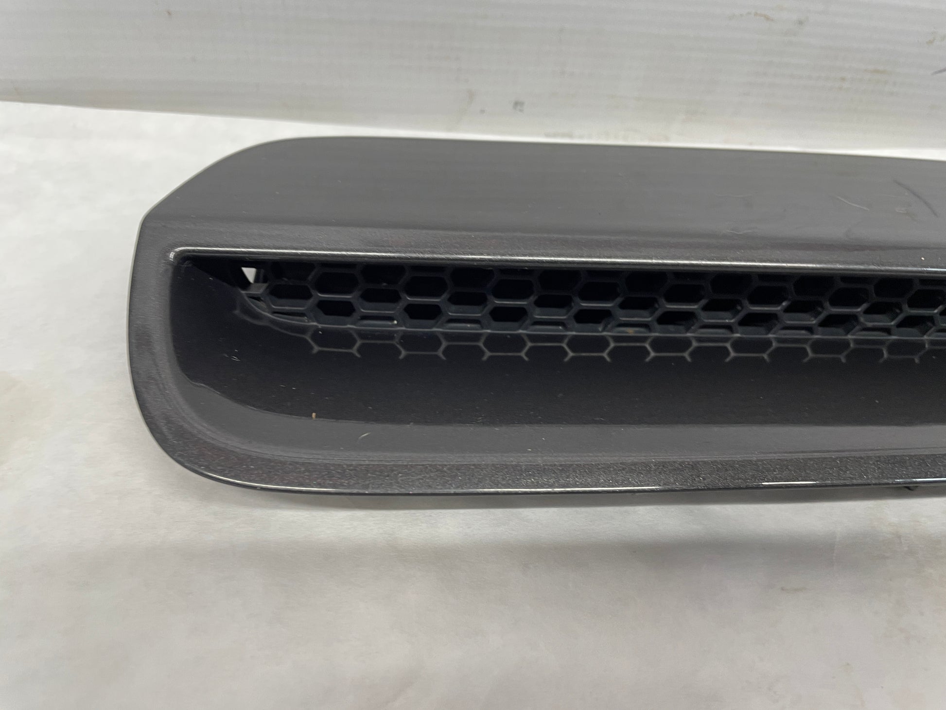 2009 Pontiac G8 Base LH Driver Hood Vent Scoop OEM - Day's Parts Yard