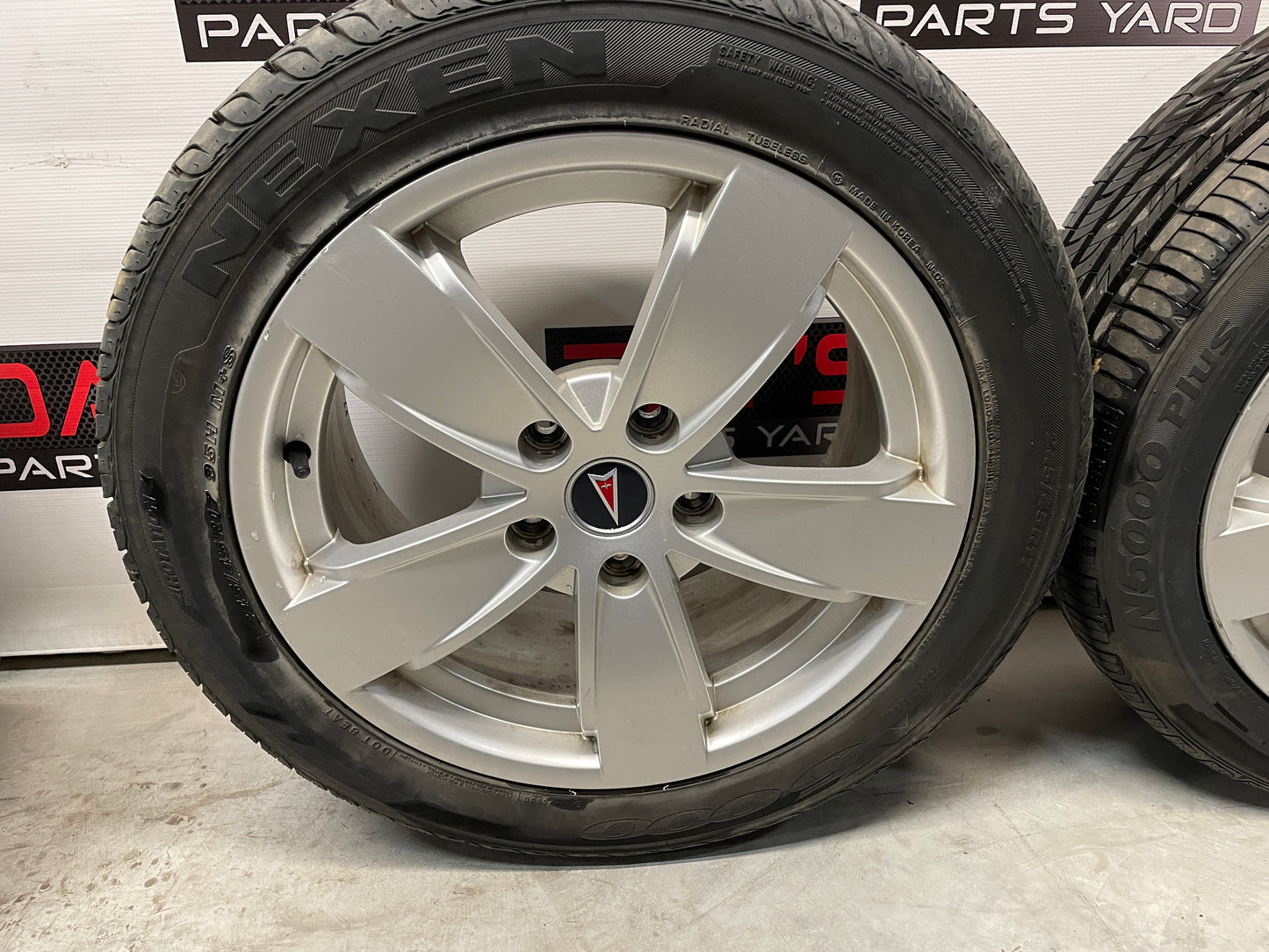 2004 Pontiac GTO Wheels and Tires 17X8 OEM