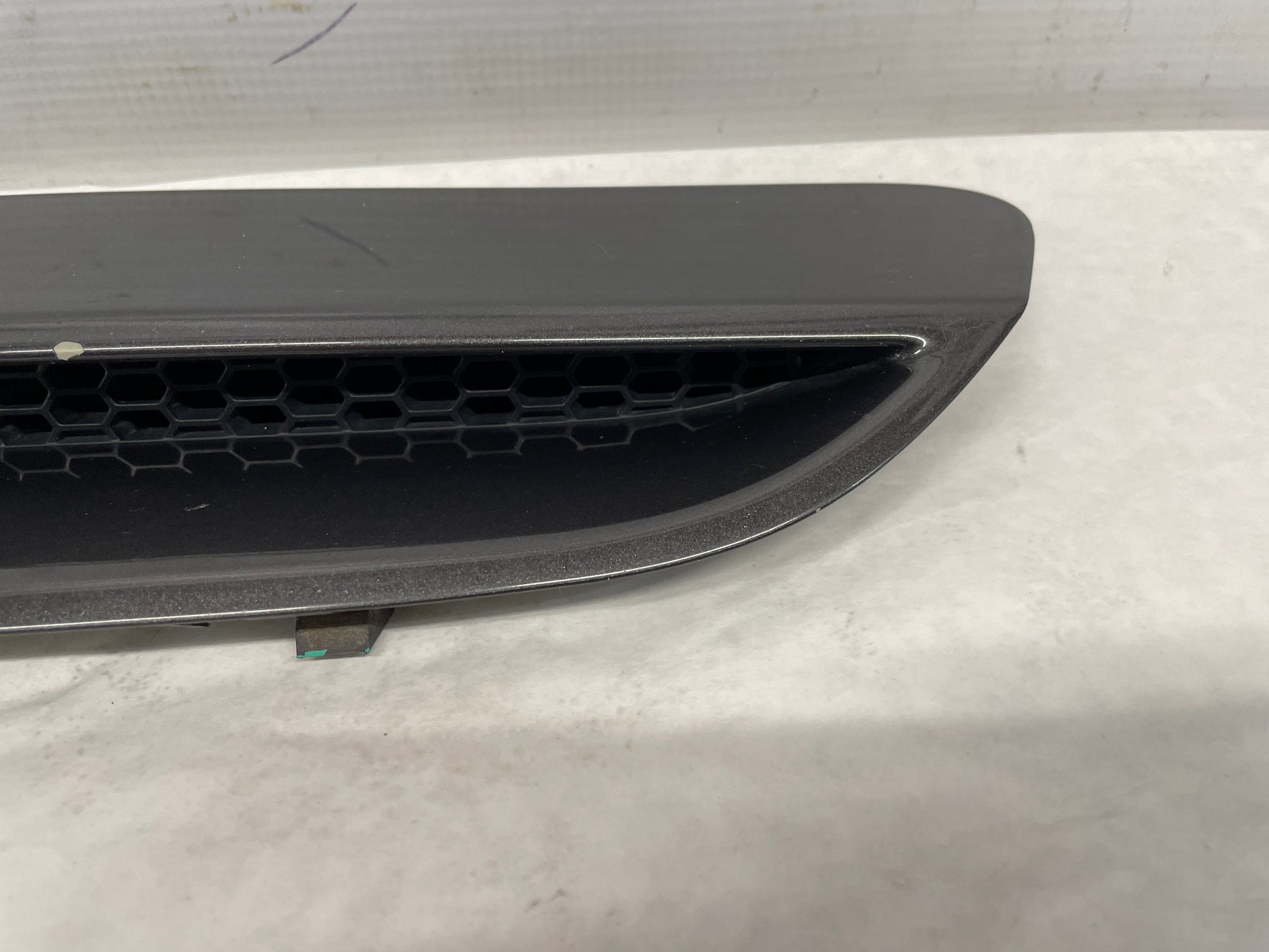 2009 Pontiac G8 Base LH Driver Hood Vent Scoop OEM - Day's Parts Yard
