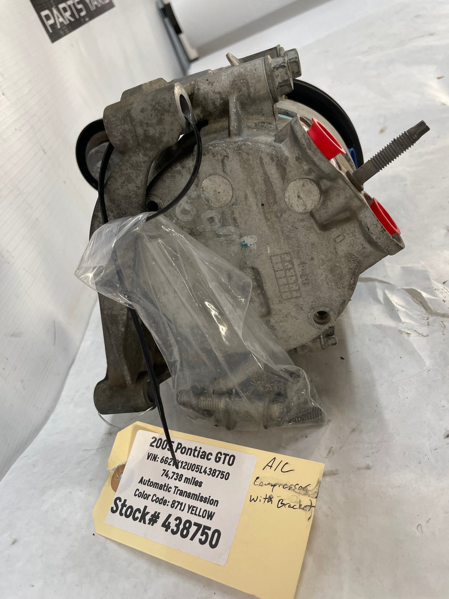 2005 Pontiac GTO AC Air Conditioner Compressor w/ Bracket & Hardware OEM