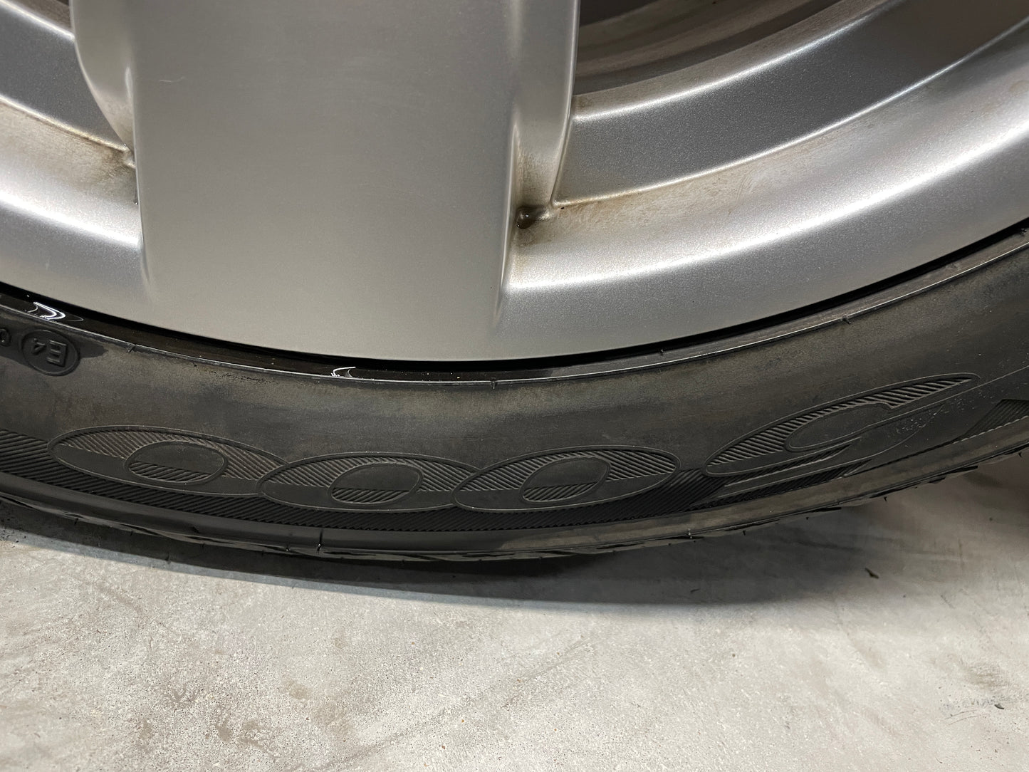 2004 Pontiac GTO Wheels and Tires 17X8 OEM
