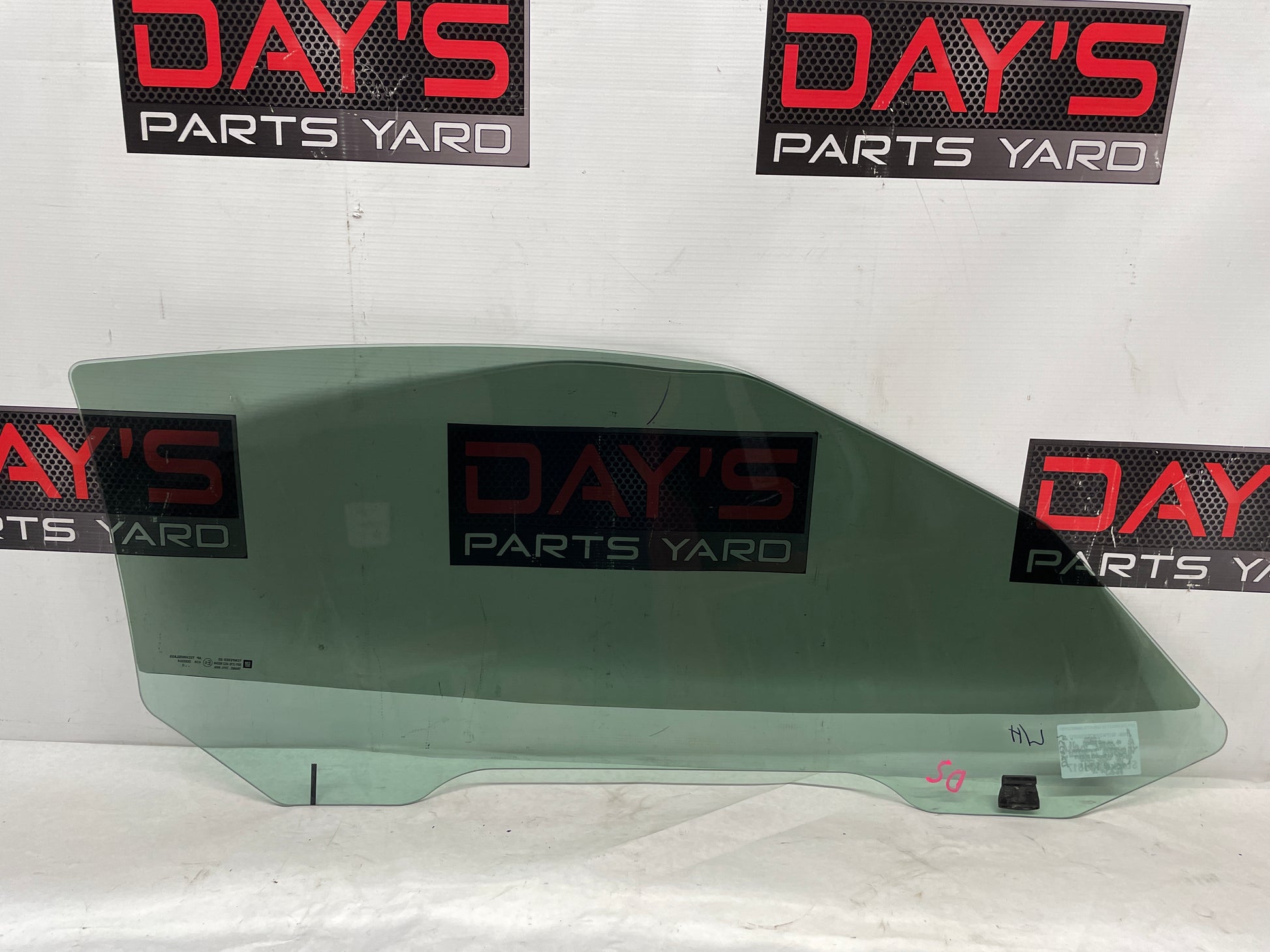 2011 Chevy C6 Corvette Grand Sport LH Driver Front Door Window Glass OEM - Day's Parts Yard