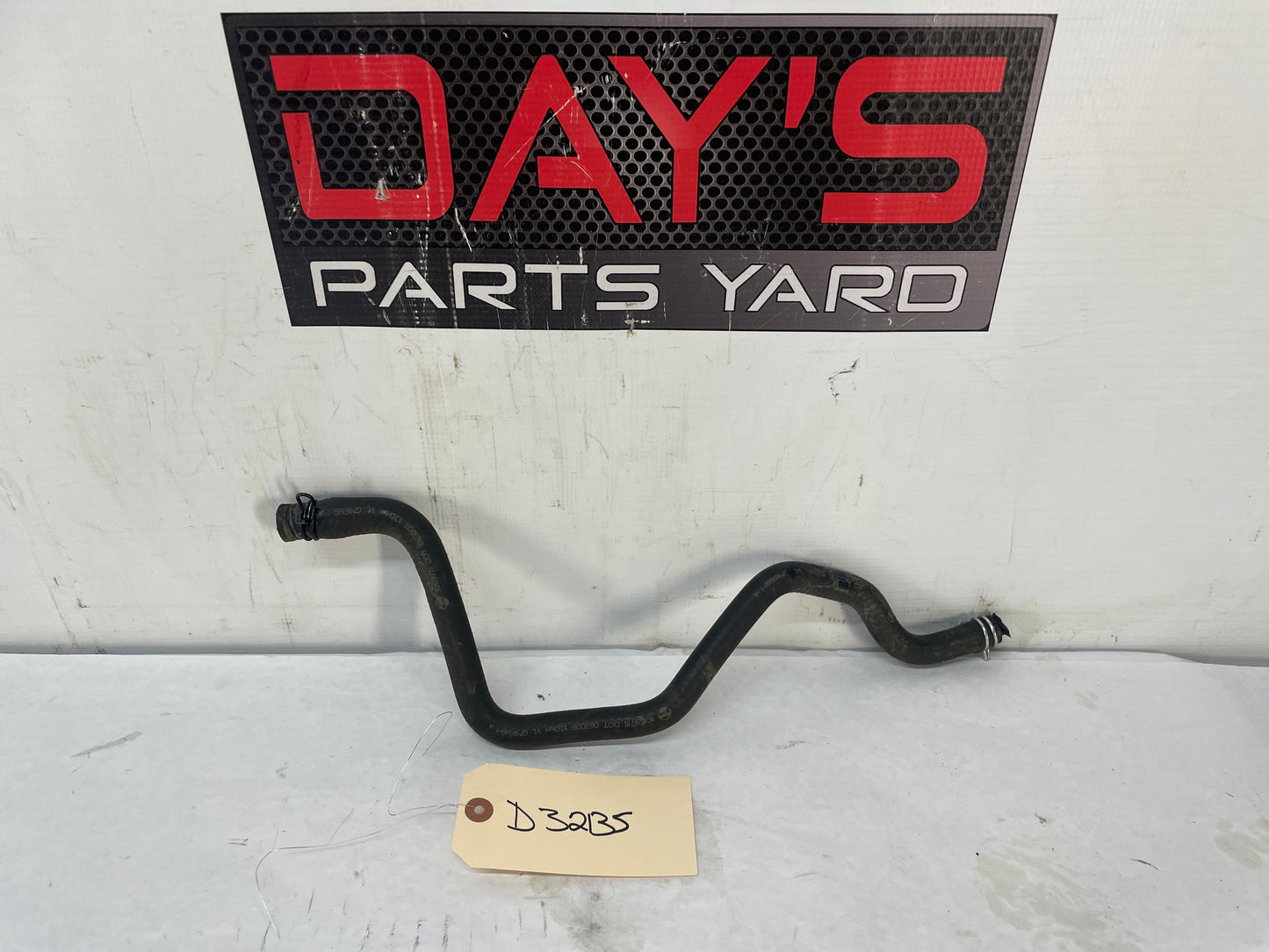 2009 Pontiac G8 GT Brake Booster Vacuum Hose OEM - Day's Parts Yard
