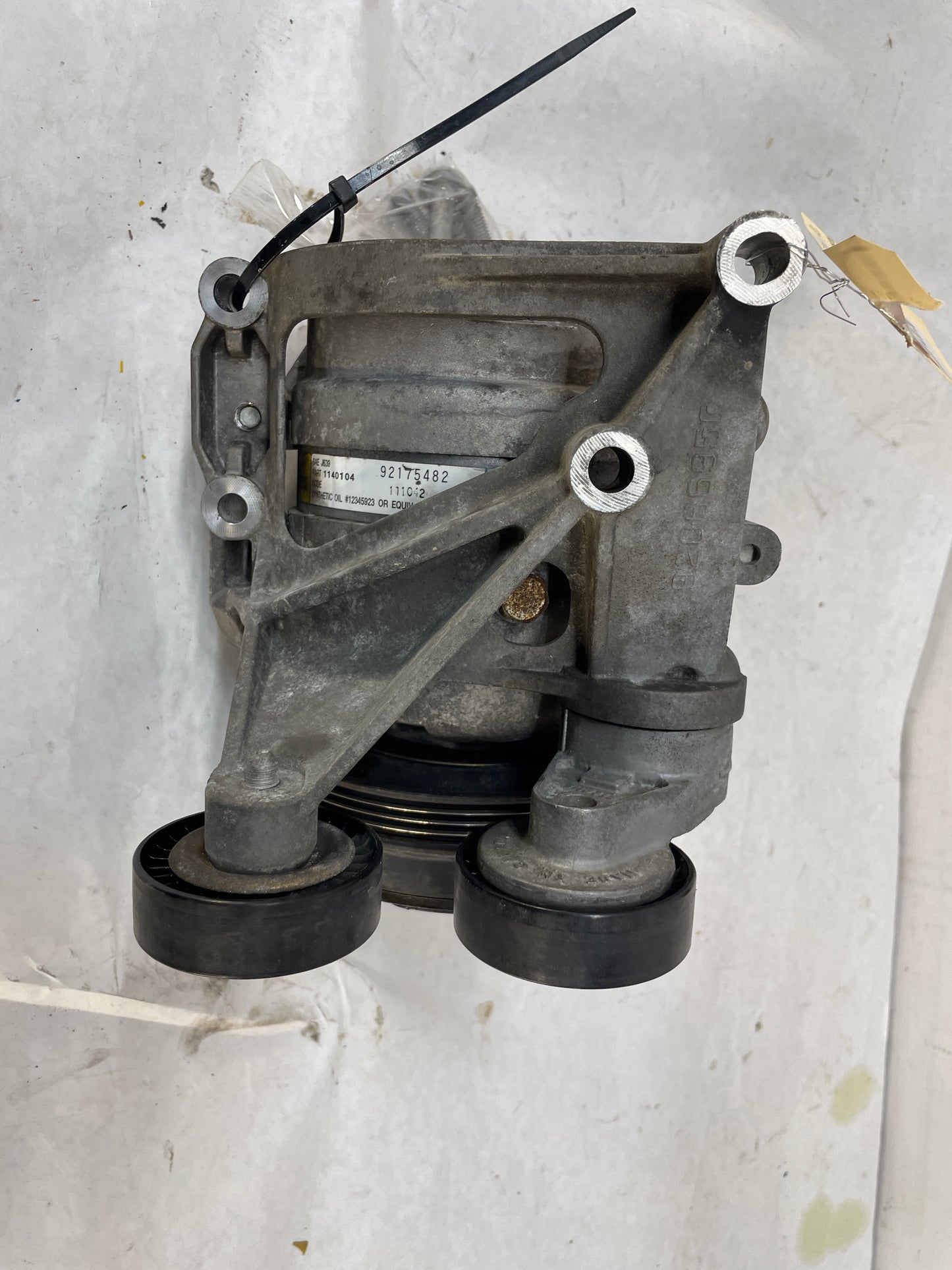 2005 Pontiac GTO AC Air Conditioner Compressor w/ Bracket & Hardware OEM