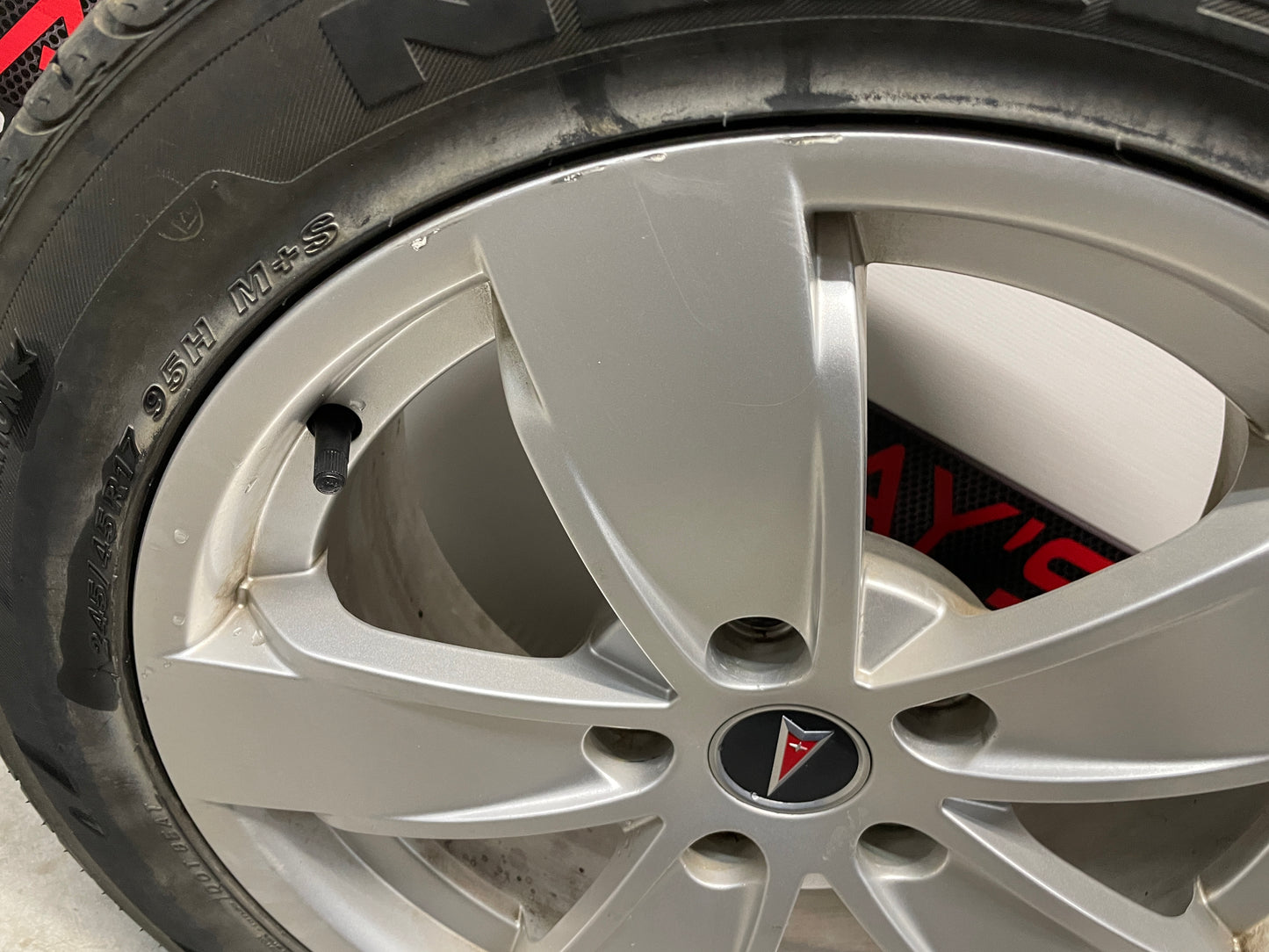 2004 Pontiac GTO Wheels and Tires 17X8 OEM