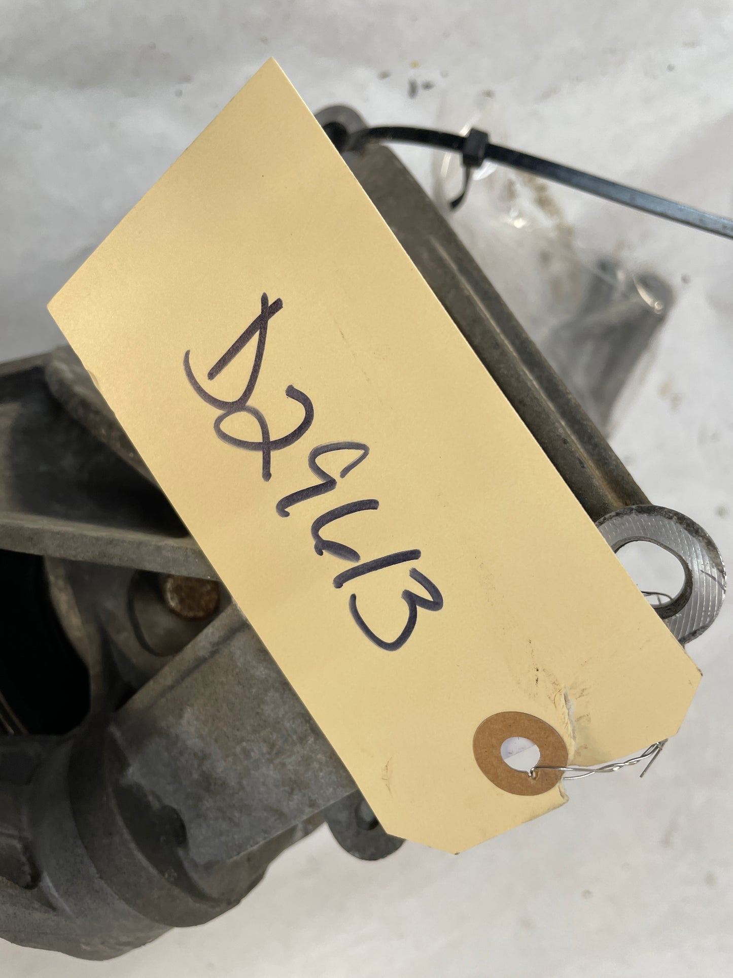 2005 Pontiac GTO AC Air Conditioner Compressor w/ Bracket & Hardware OEM