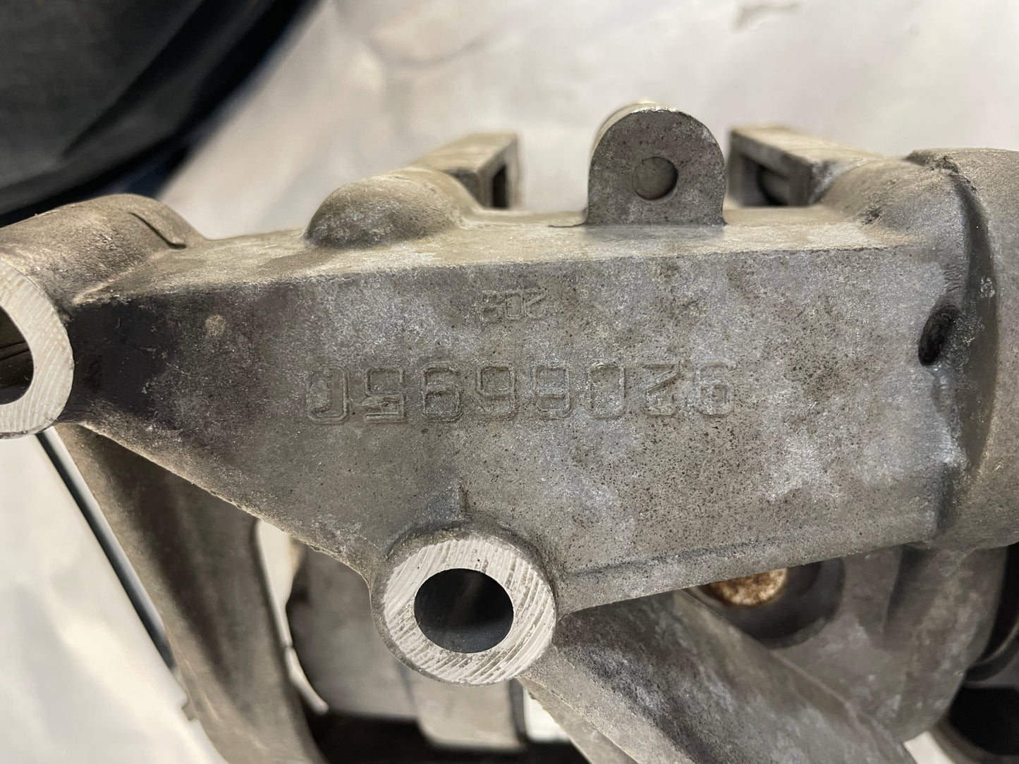 2005 Pontiac GTO AC Air Conditioner Compressor w/ Bracket & Hardware OEM