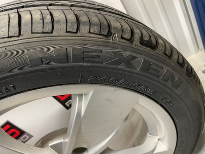 2004 Pontiac GTO Wheels and Tires 17X8 OEM