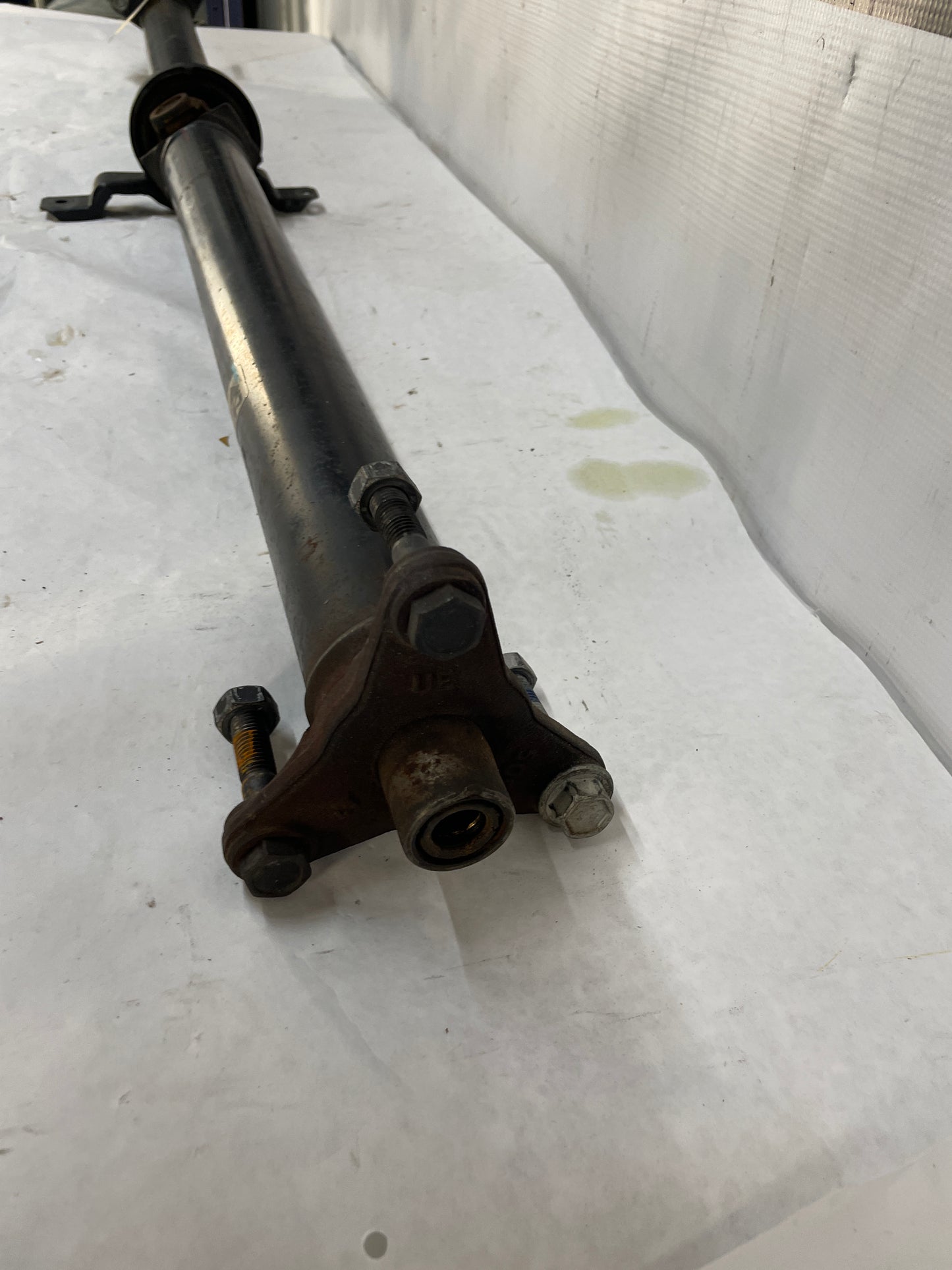 2005 Pontiac GTO Drive Propeller Shaft Driveshaft OEM