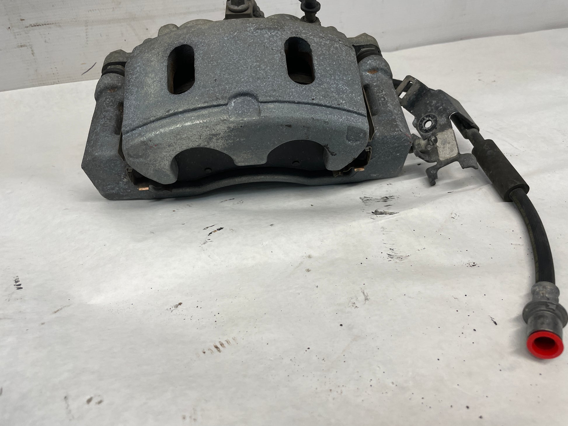 2018 Cadillac Escalade Front Brake Calipers OEM - Day's Parts Yard