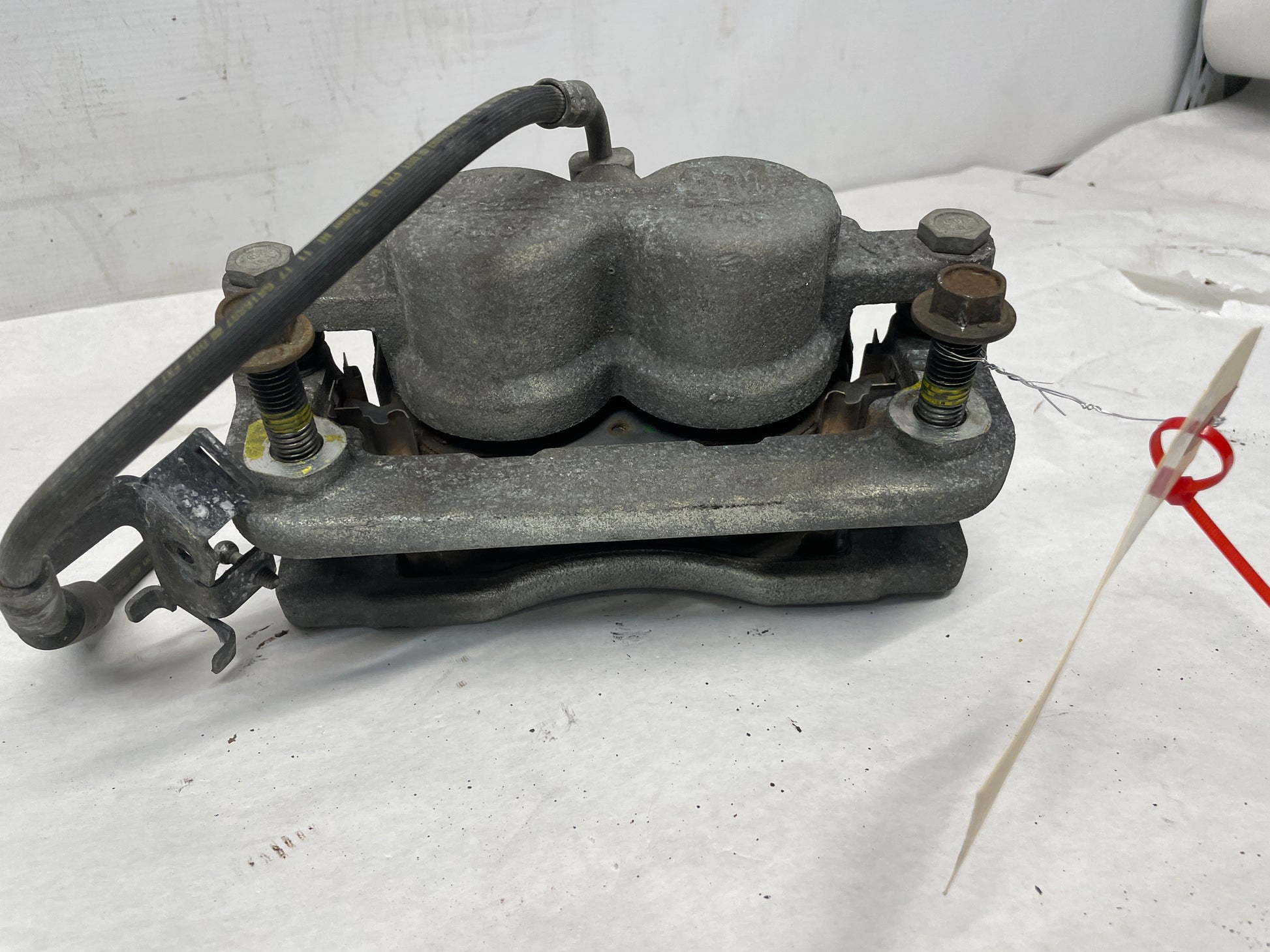 2018 Cadillac Escalade Front Brake Calipers OEM - Day's Parts Yard